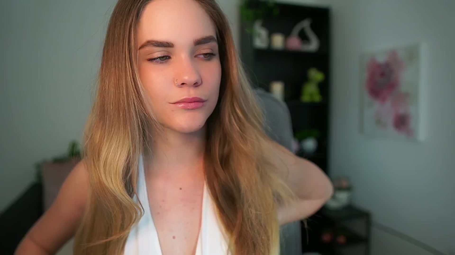 Gallery image thumbnail from Skyla_Novea_'s myfreecams stream on, 05/06/2024, 13:39 image 1 of 20