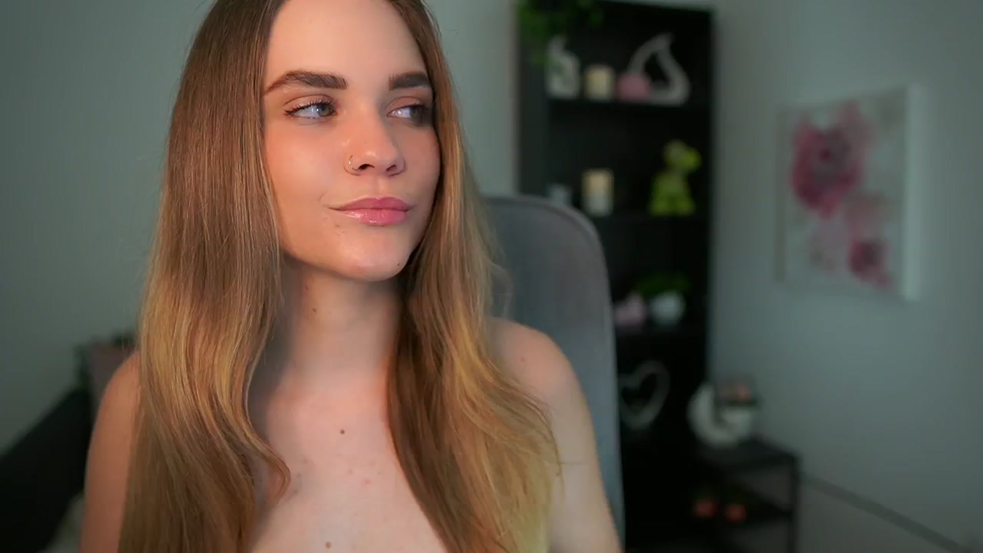 Gallery image thumbnail from Skyla_Novea_'s myfreecams stream on, 05/06/2024, 13:39 image 13 of 20