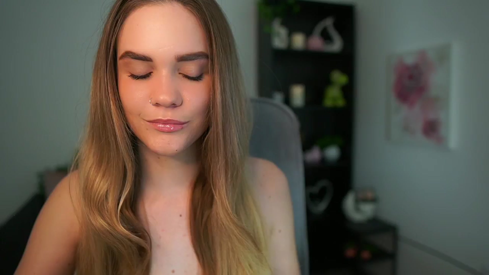 Gallery image thumbnail from Skyla_Novea_'s myfreecams stream on, 05/06/2024, 13:39 image 20 of 20