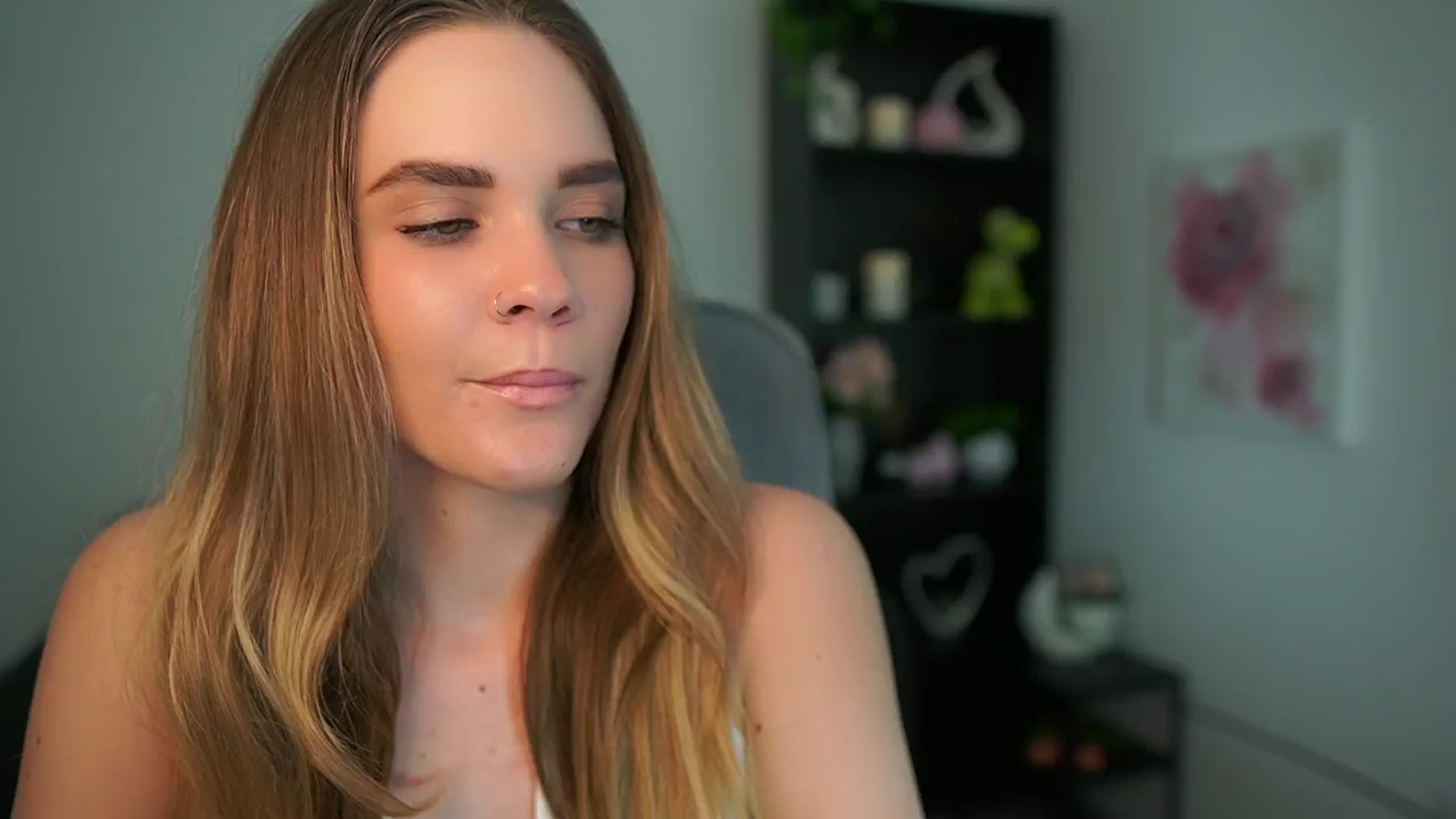 Gallery image thumbnail from Skyla_Novea_'s myfreecams stream on, 05/06/2024, 14:37 image 17 of 20