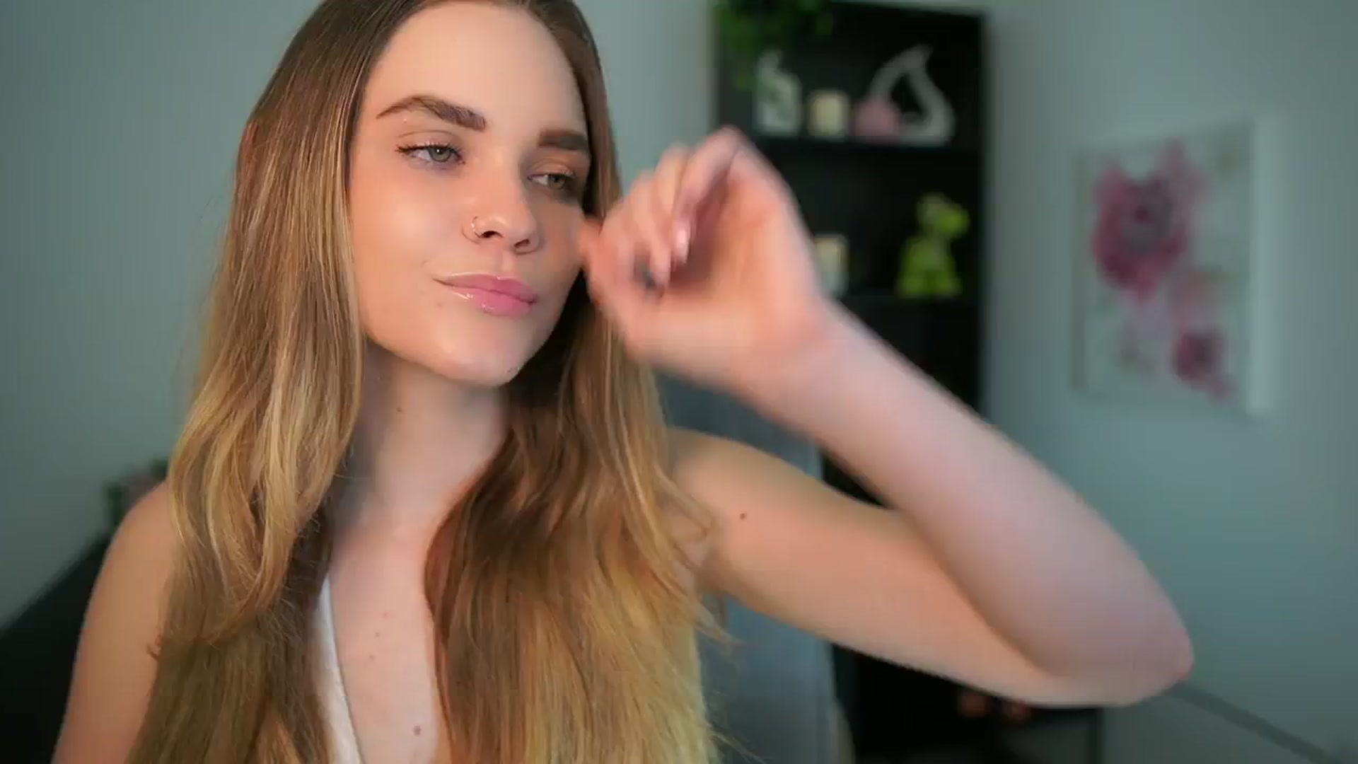 Gallery image thumbnail from Skyla_Novea_'s myfreecams stream on, 05/06/2024, 14:37 image 7 of 20