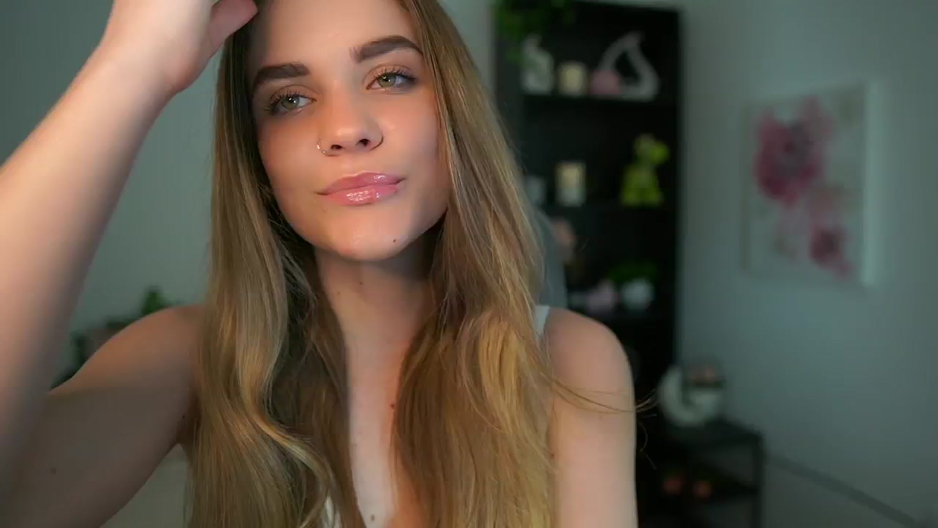 Gallery image thumbnail from Skyla_Novea_'s myfreecams stream on, 05/06/2024, 14:37 image 2 of 20
