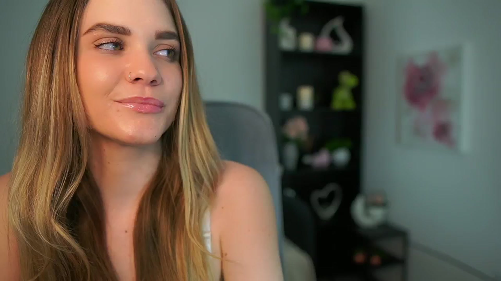 Gallery image thumbnail from Skyla_Novea_'s myfreecams stream on, 05/06/2024, 15:24 image 20 of 20