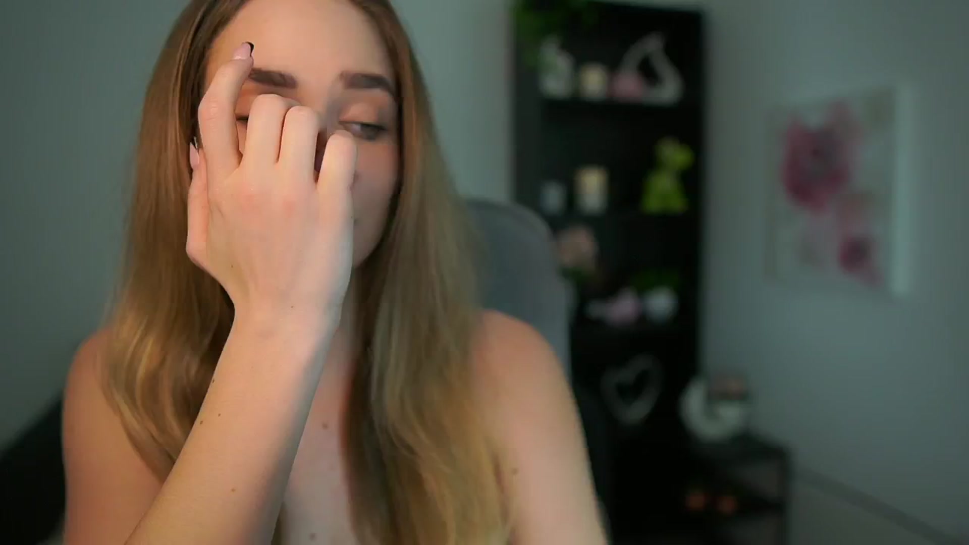 Gallery image thumbnail from Skyla_Novea_'s myfreecams stream on, 05/06/2024, 15:24 image 3 of 20