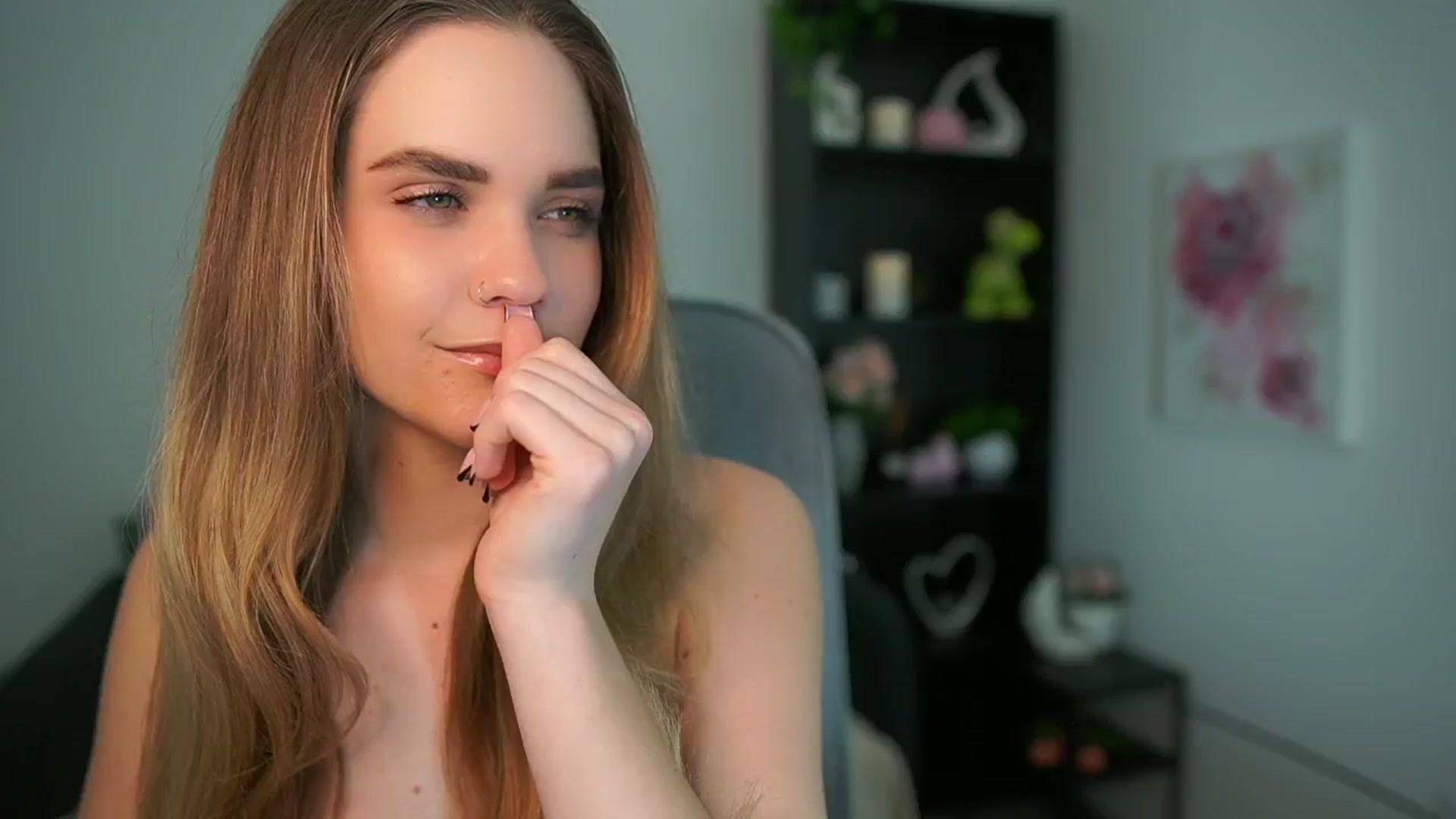 Gallery image thumbnail from Skyla_Novea_'s myfreecams stream on, 05/06/2024, 15:24 image 4 of 20