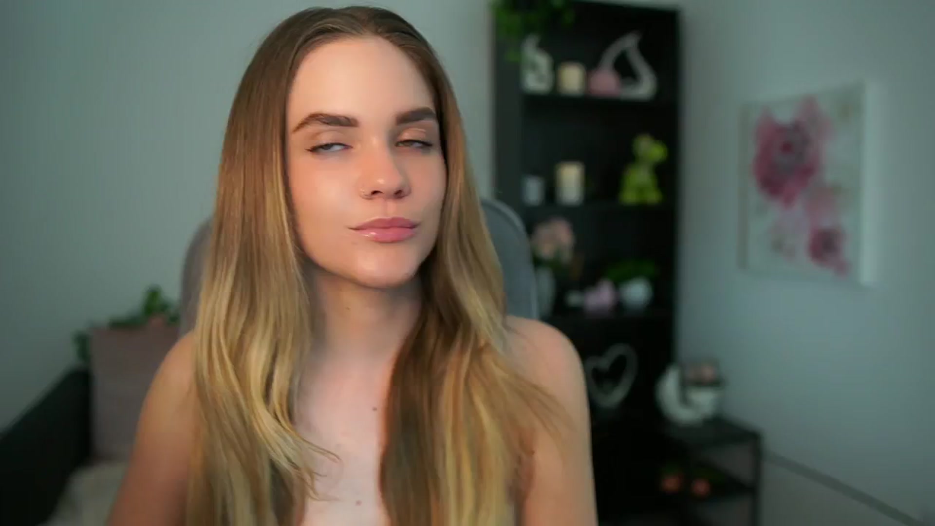Gallery image thumbnail from Skyla_Novea_'s myfreecams stream on, 05/06/2024, 15:24 image 1 of 20