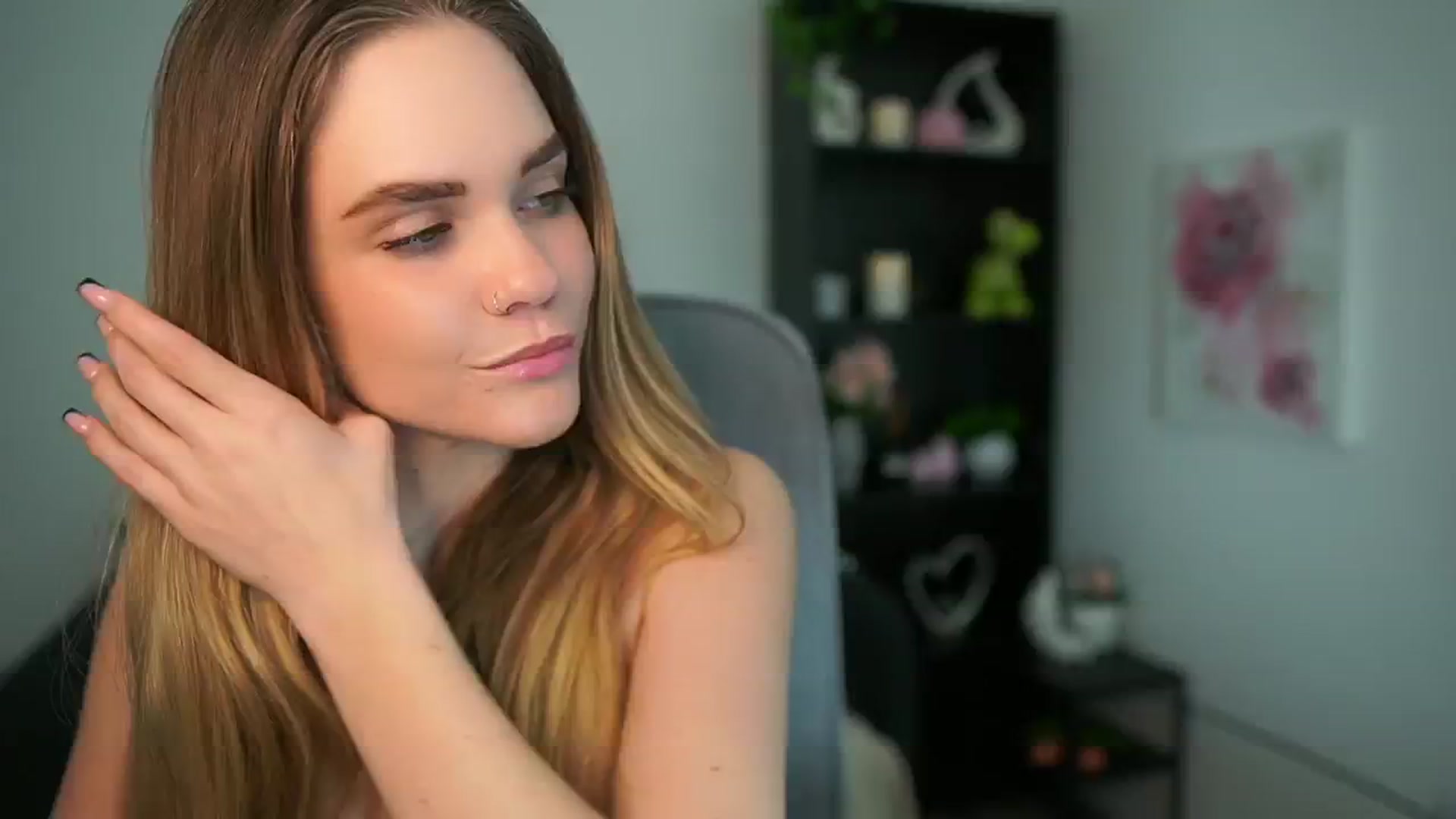 Gallery image thumbnail from Skyla_Novea_'s myfreecams stream on, 05/06/2024, 15:24 image 14 of 20