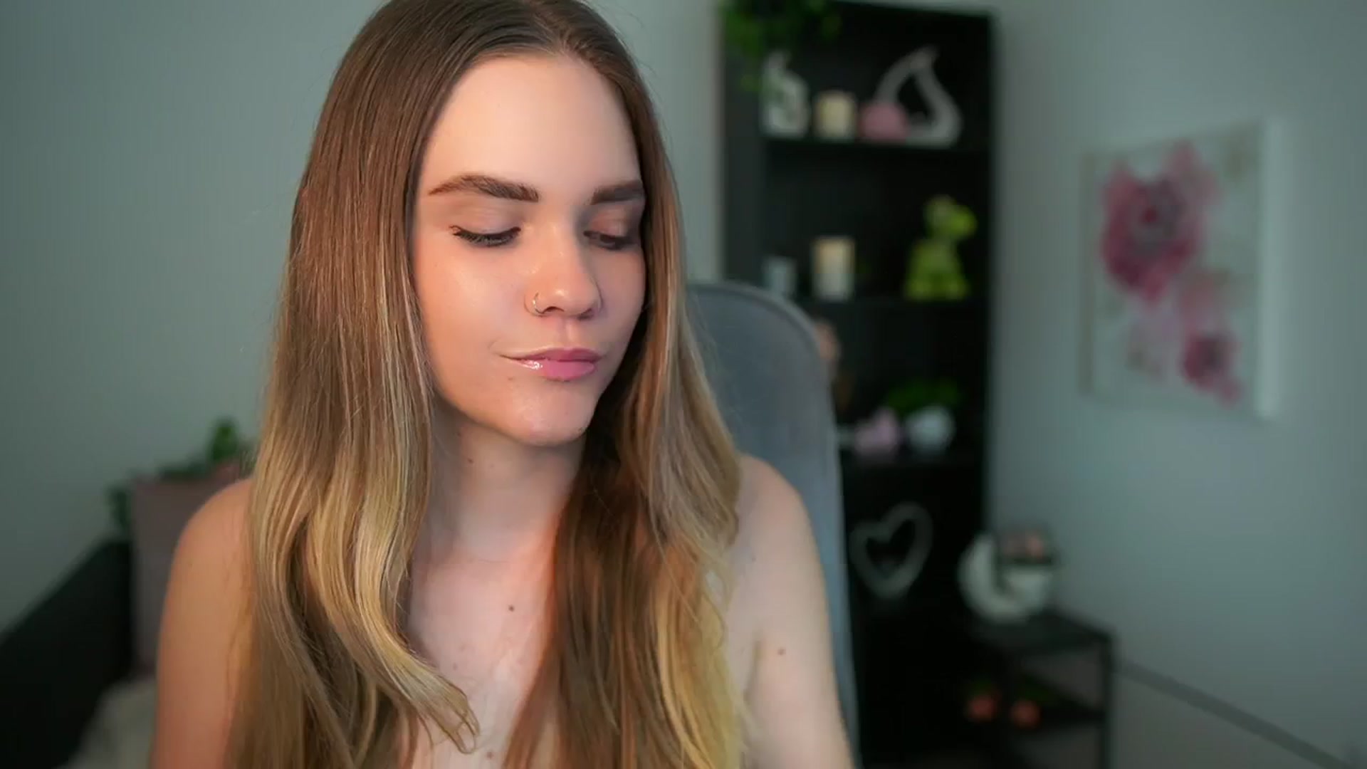 Gallery image thumbnail from Skyla_Novea_'s myfreecams stream on, 05/06/2024, 17:31 image 8 of 20