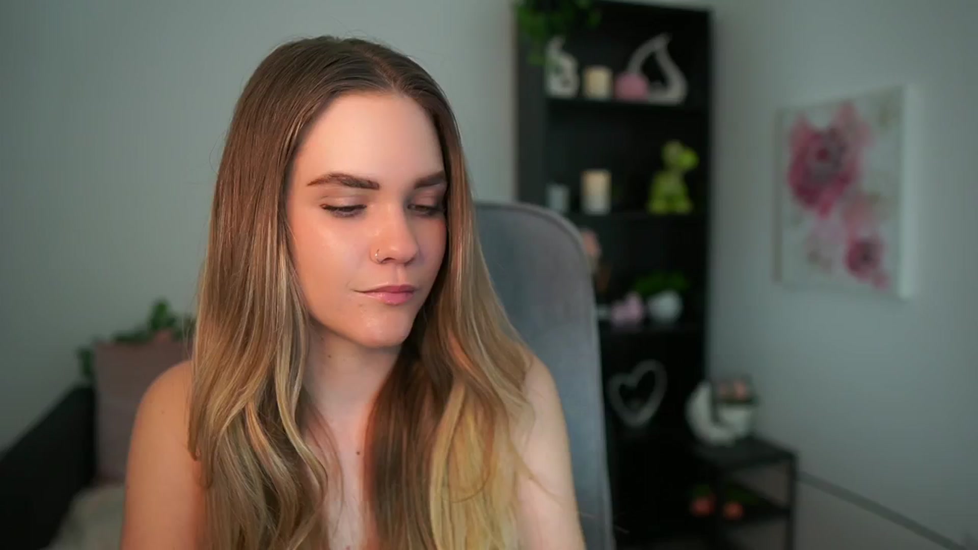 Gallery image thumbnail from Skyla_Novea_'s myfreecams stream on, 05/06/2024, 17:31 image 10 of 20