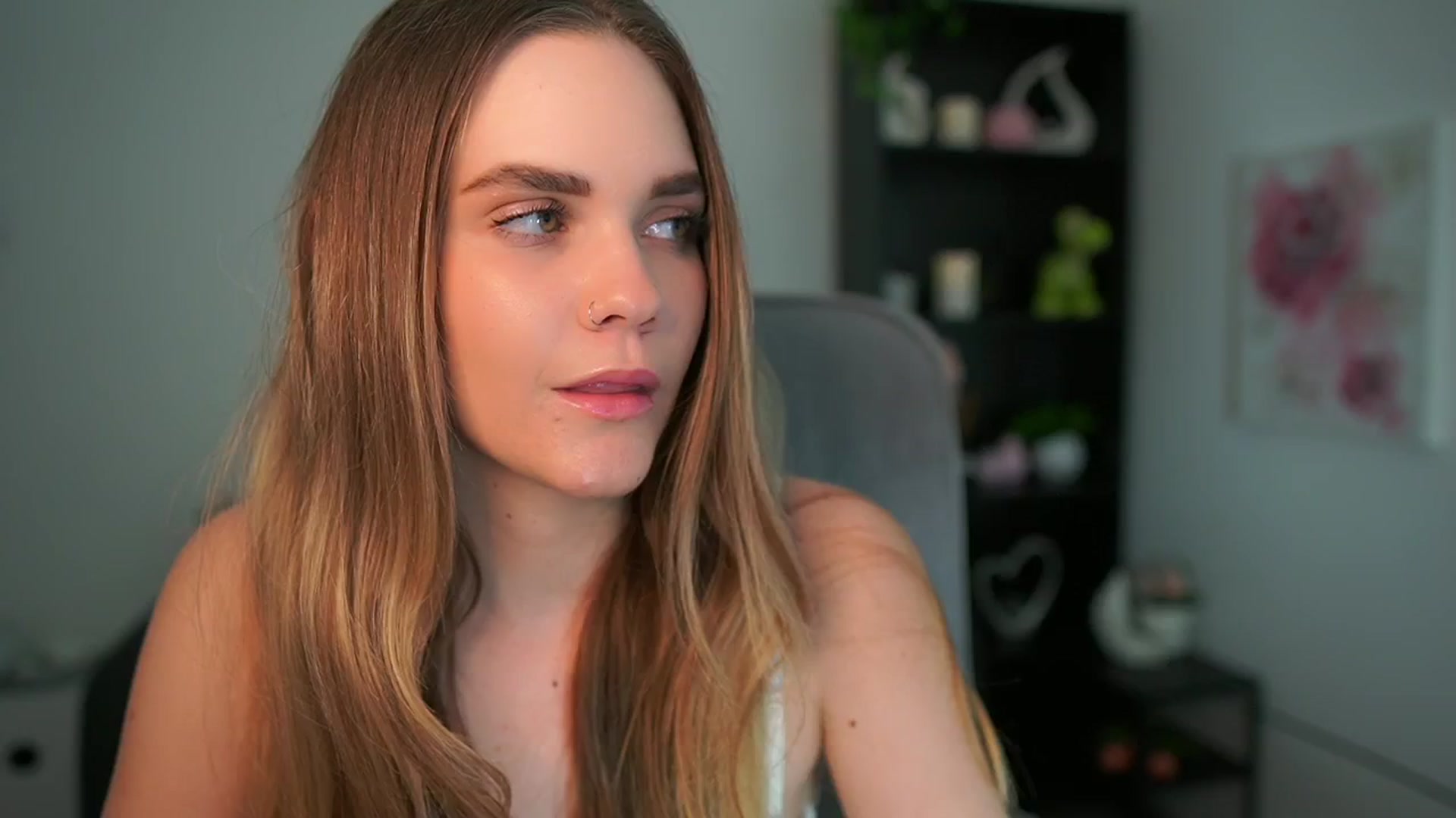 Gallery image thumbnail from Skyla_Novea_'s myfreecams stream on, 05/06/2024, 17:31 image 20 of 20