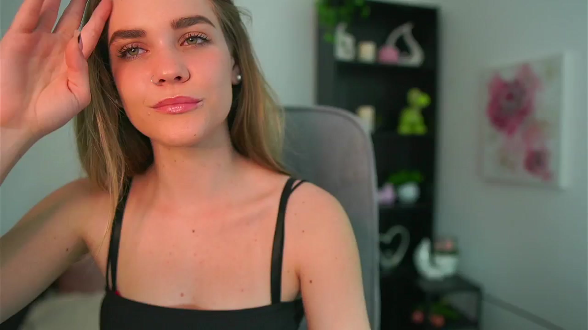Gallery image thumbnail from Skyla_Novea_'s myfreecams stream on, 05/08/2024, 21:46 image 2 of 20