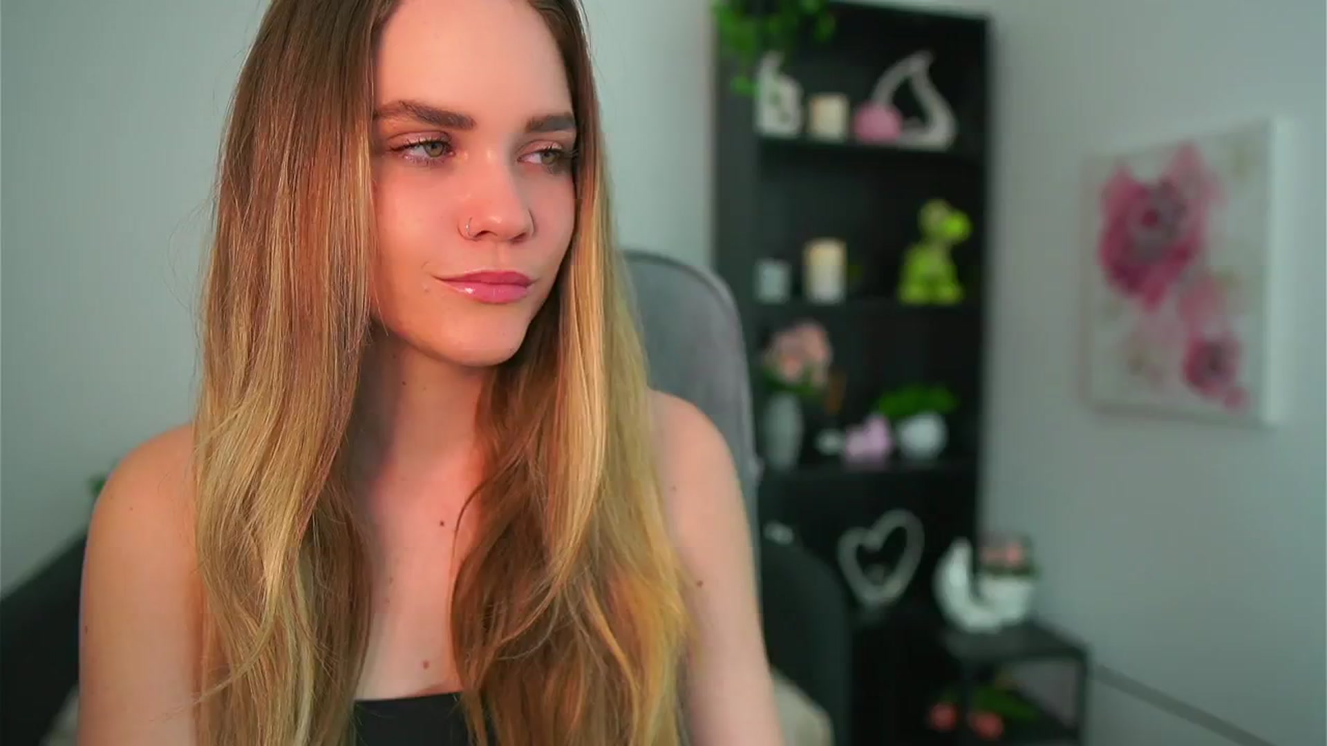 Gallery image thumbnail from Skyla_Novea_'s myfreecams stream on, 05/08/2024, 21:46 image 4 of 20