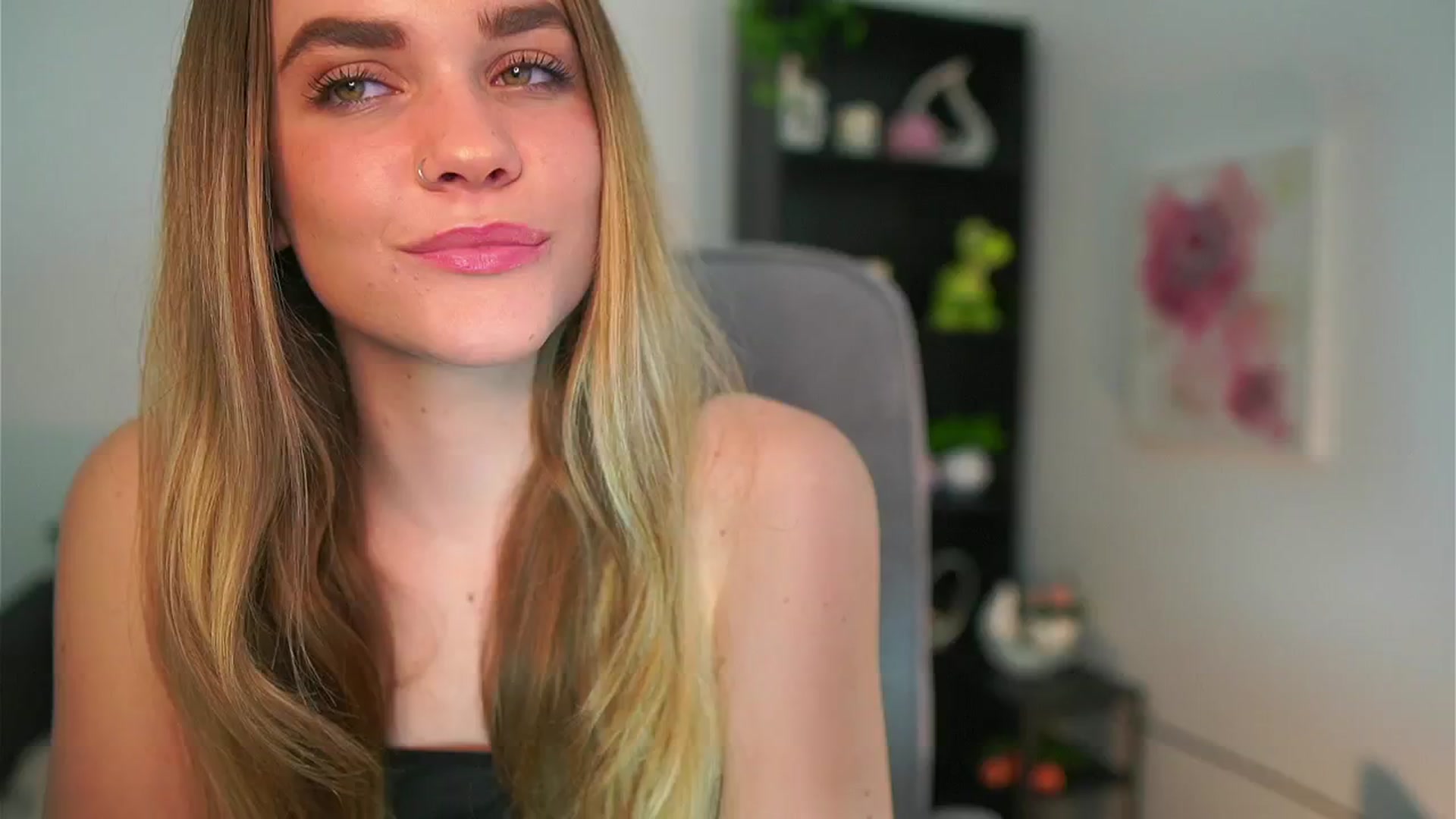 Gallery image thumbnail from Skyla_Novea_'s myfreecams stream on, 05/09/2024, 20:11 image 3 of 20