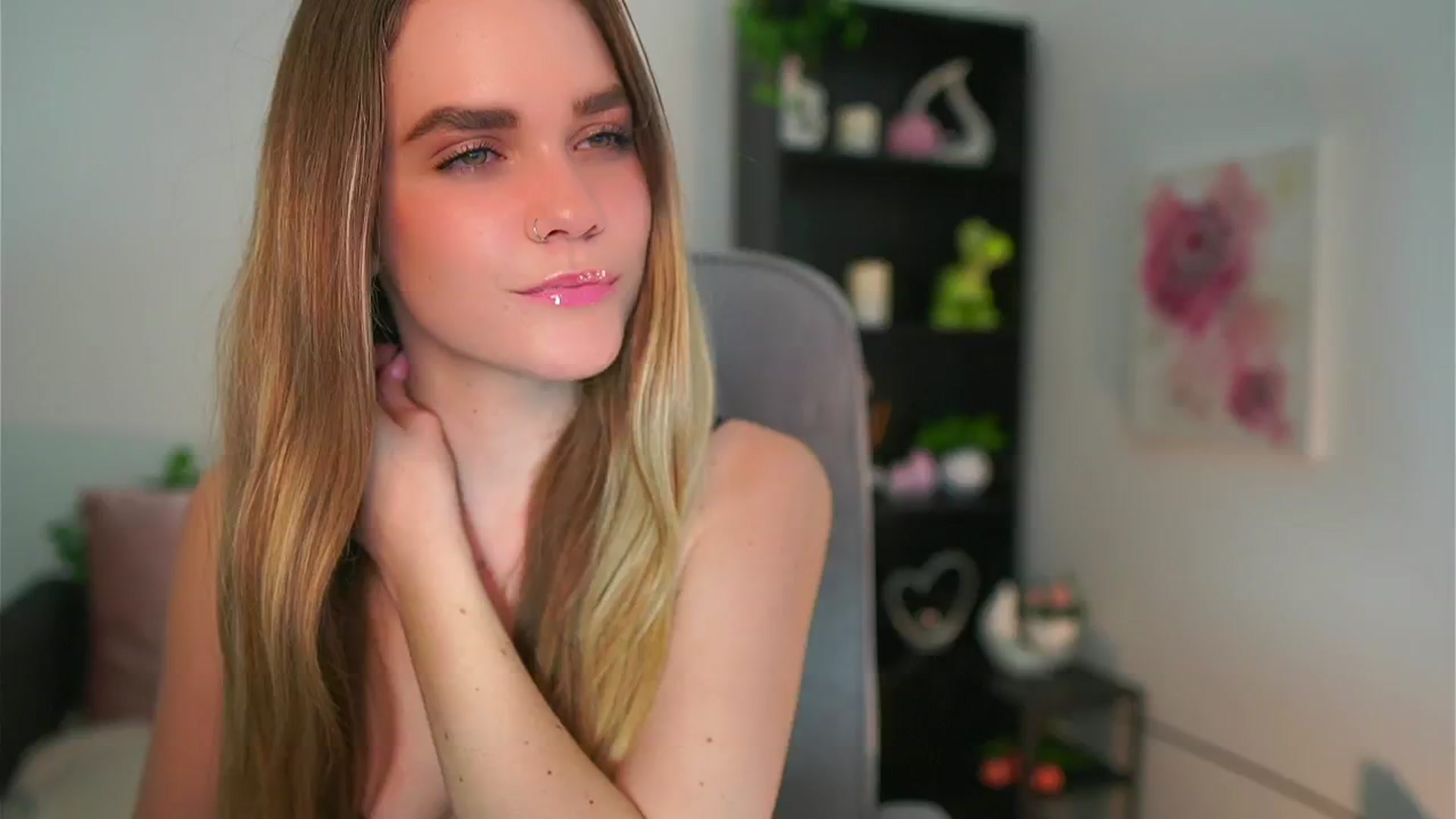 Gallery image thumbnail from Skyla_Novea_'s myfreecams stream on, 05/09/2024, 20:11 image 20 of 20