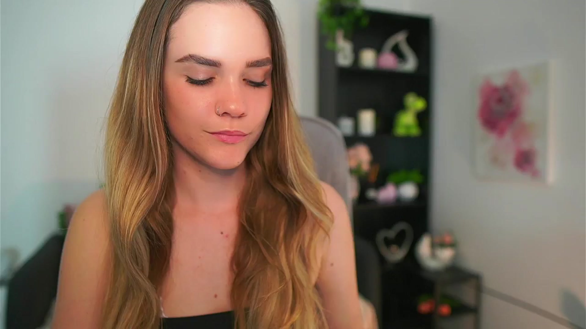 Gallery image thumbnail from Skyla_Novea_'s myfreecams stream on, 05/10/2024, 20:48 image 14 of 20