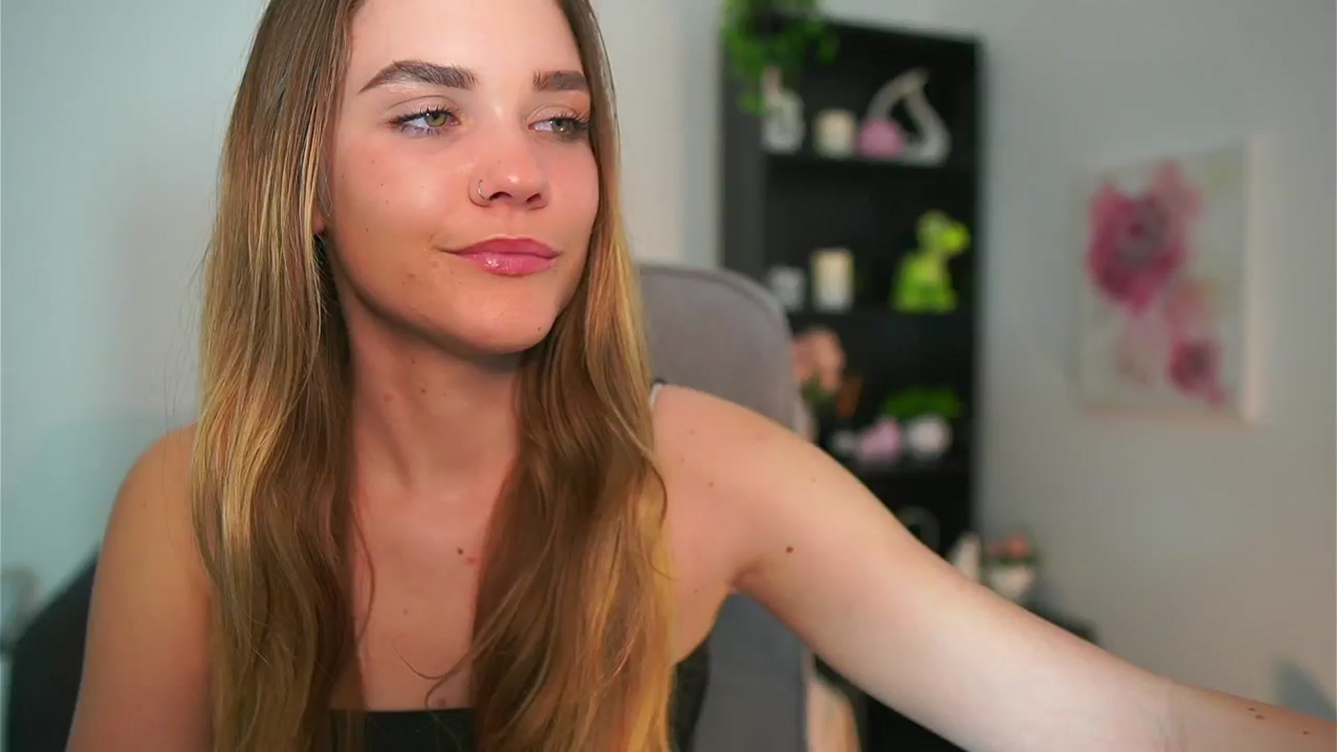 Gallery image thumbnail from Skyla_Novea_'s myfreecams stream on, 05/10/2024, 20:48 image 4 of 20