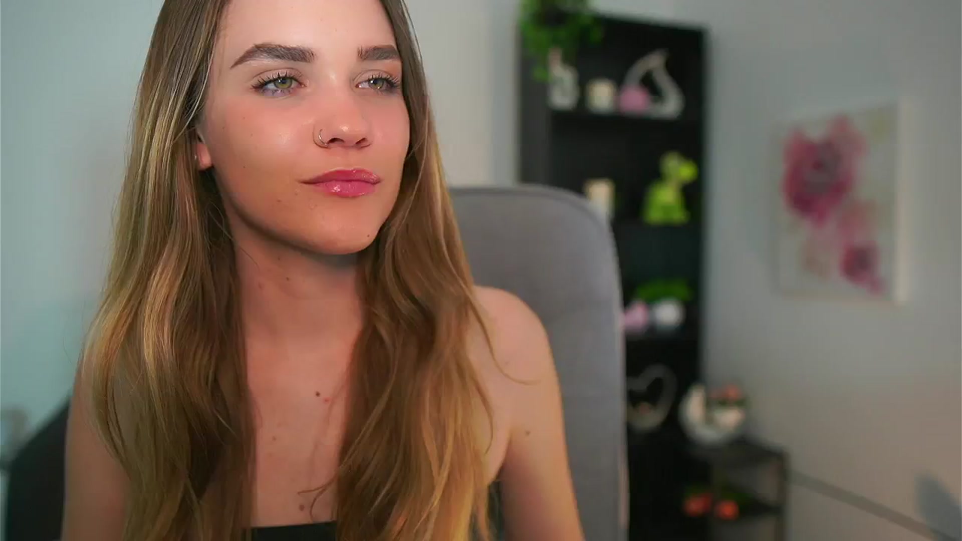 Gallery image thumbnail from Skyla_Novea_'s myfreecams stream on, 05/10/2024, 20:48 image 3 of 20