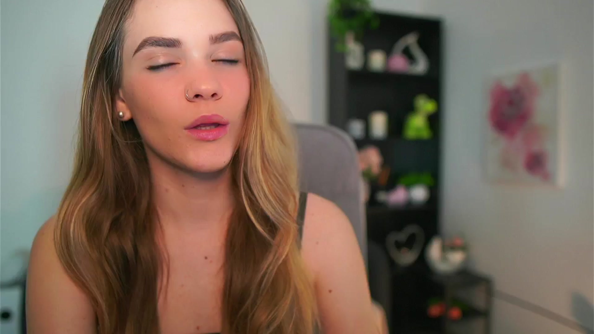Gallery image thumbnail from Skyla_Novea_'s myfreecams stream on, 05/11/2024, 09:45 image 4 of 20