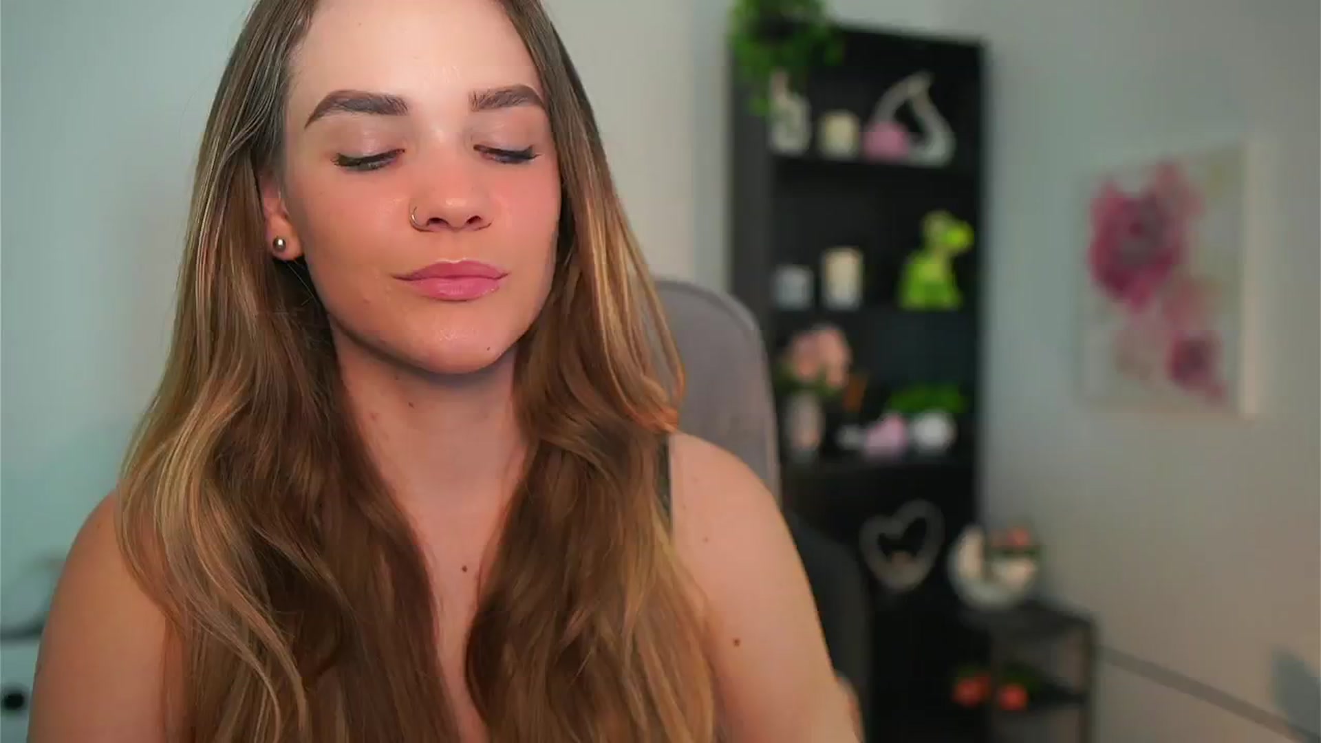 Gallery image thumbnail from Skyla_Novea_'s myfreecams stream on, 05/11/2024, 11:56 image 16 of 20