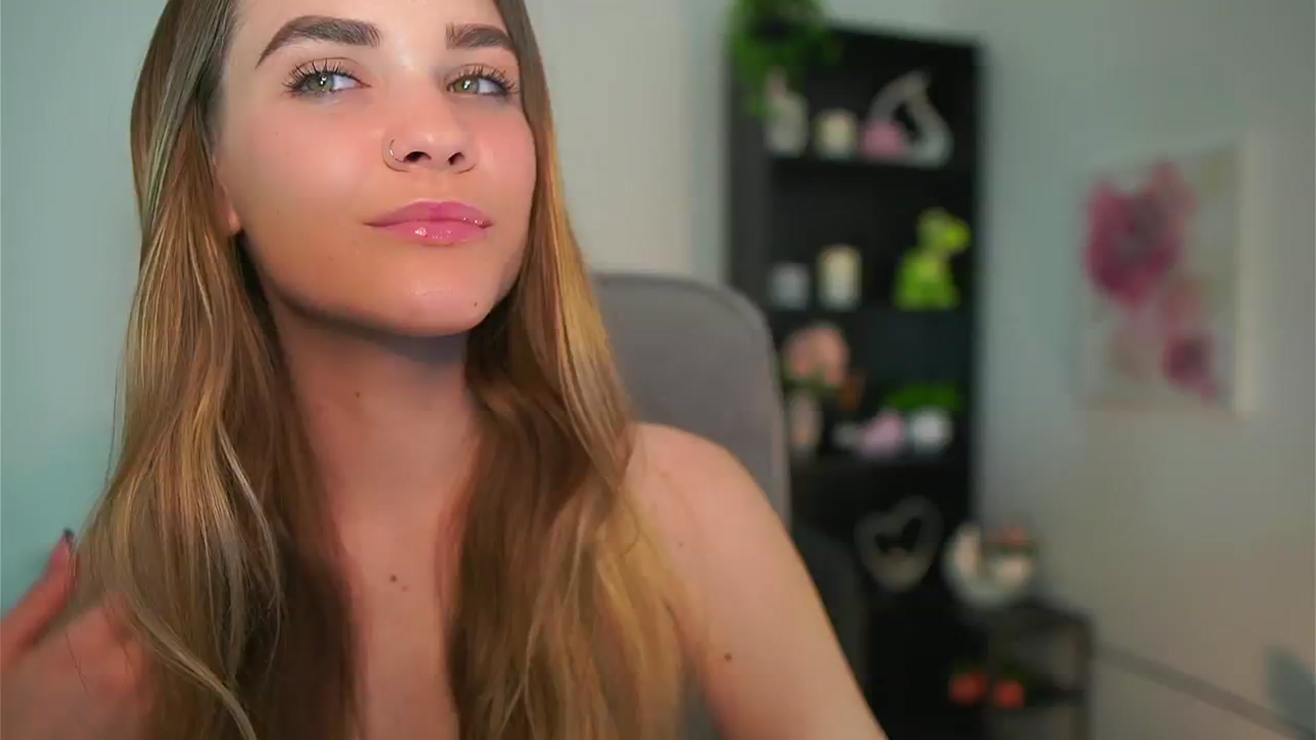 Gallery image thumbnail from Skyla_Novea_'s myfreecams stream on, 05/11/2024, 11:56 image 12 of 20