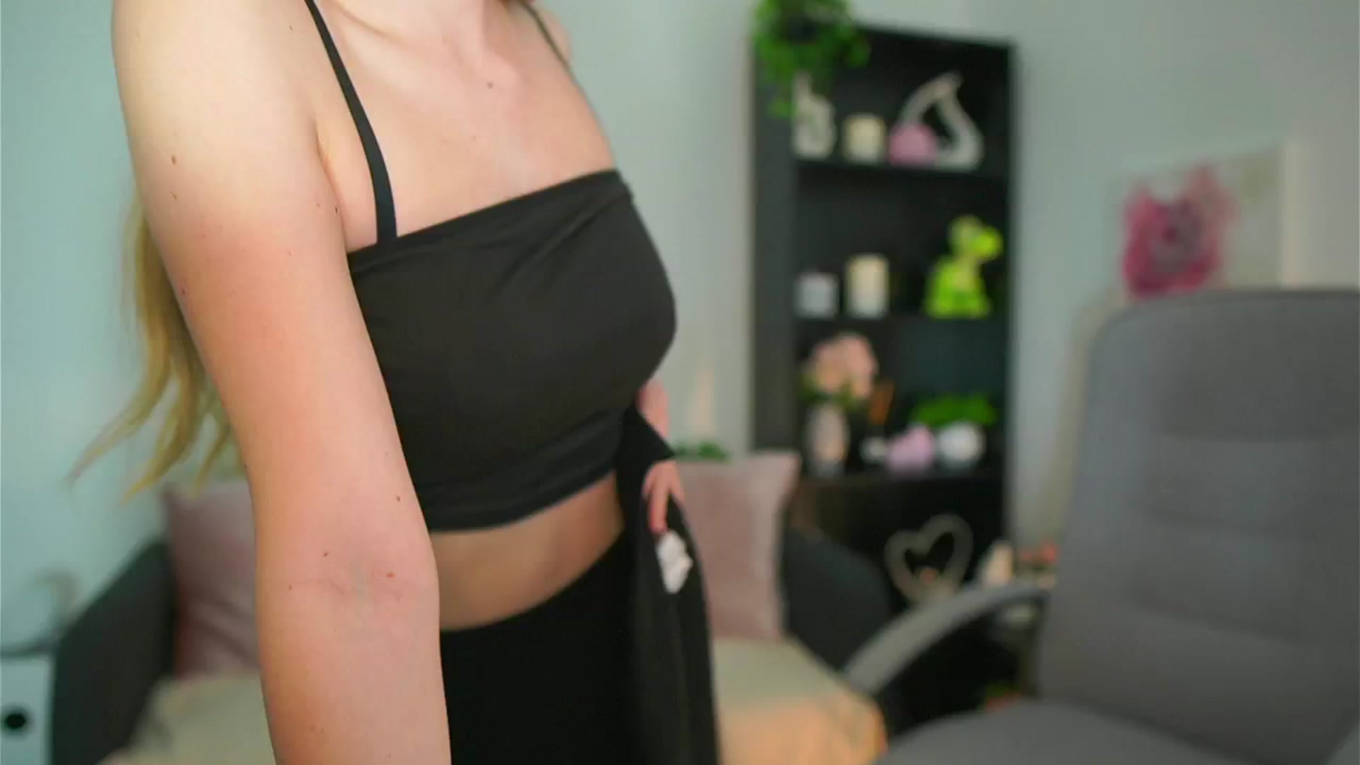 Gallery image thumbnail from Skyla_Novea_'s myfreecams stream on, 05/11/2024, 12:58 image 12 of 20