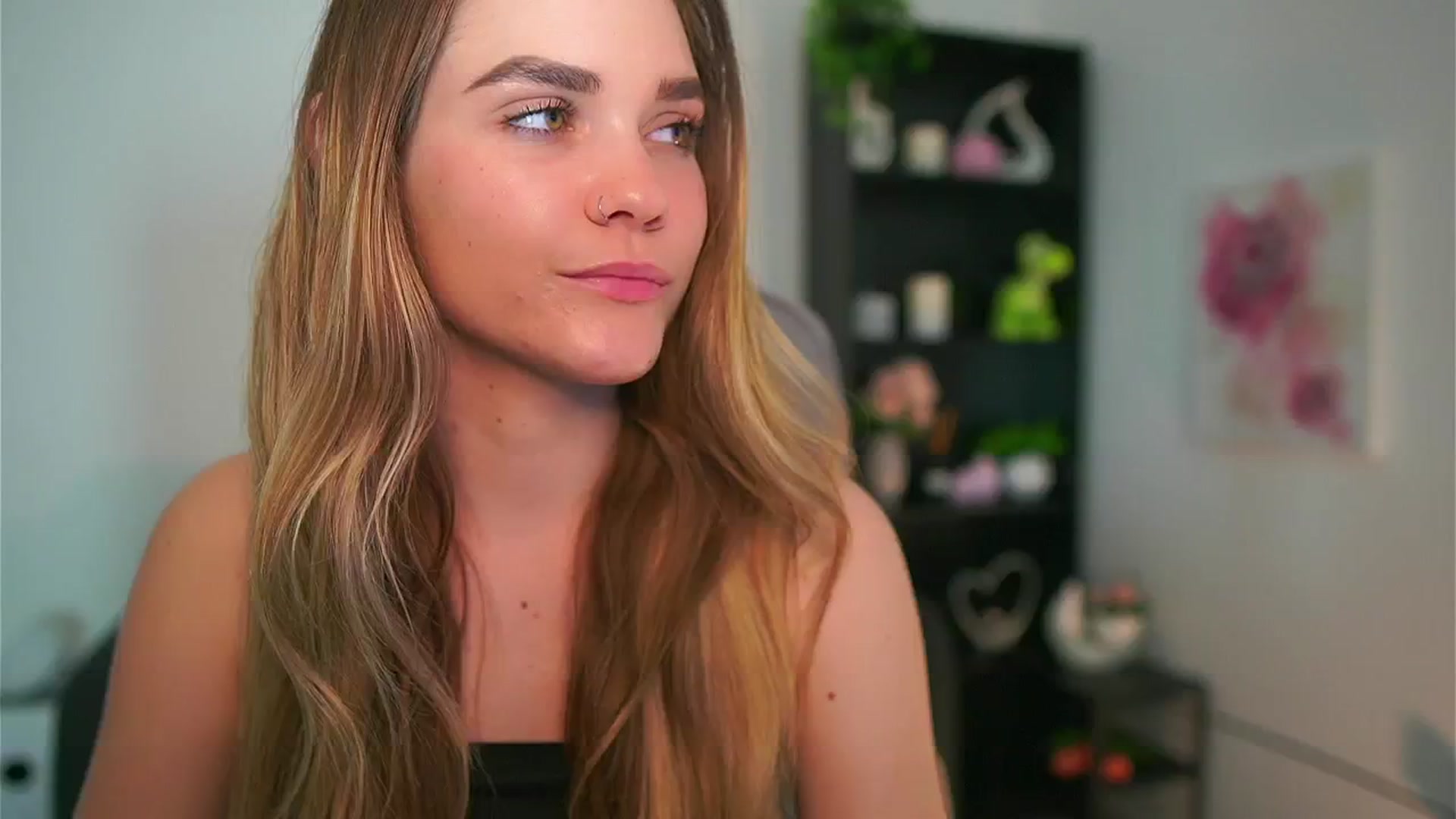Gallery image thumbnail from Skyla_Novea_'s myfreecams stream on, 05/11/2024, 12:58 image 1 of 20