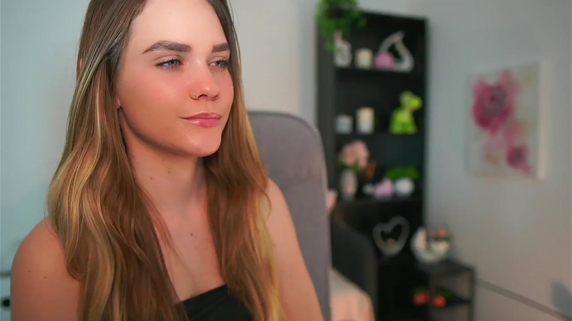 Gallery image thumbnail from Skyla_Novea_'s myfreecams stream on, 05/11/2024, 12:58 image 8 of 20