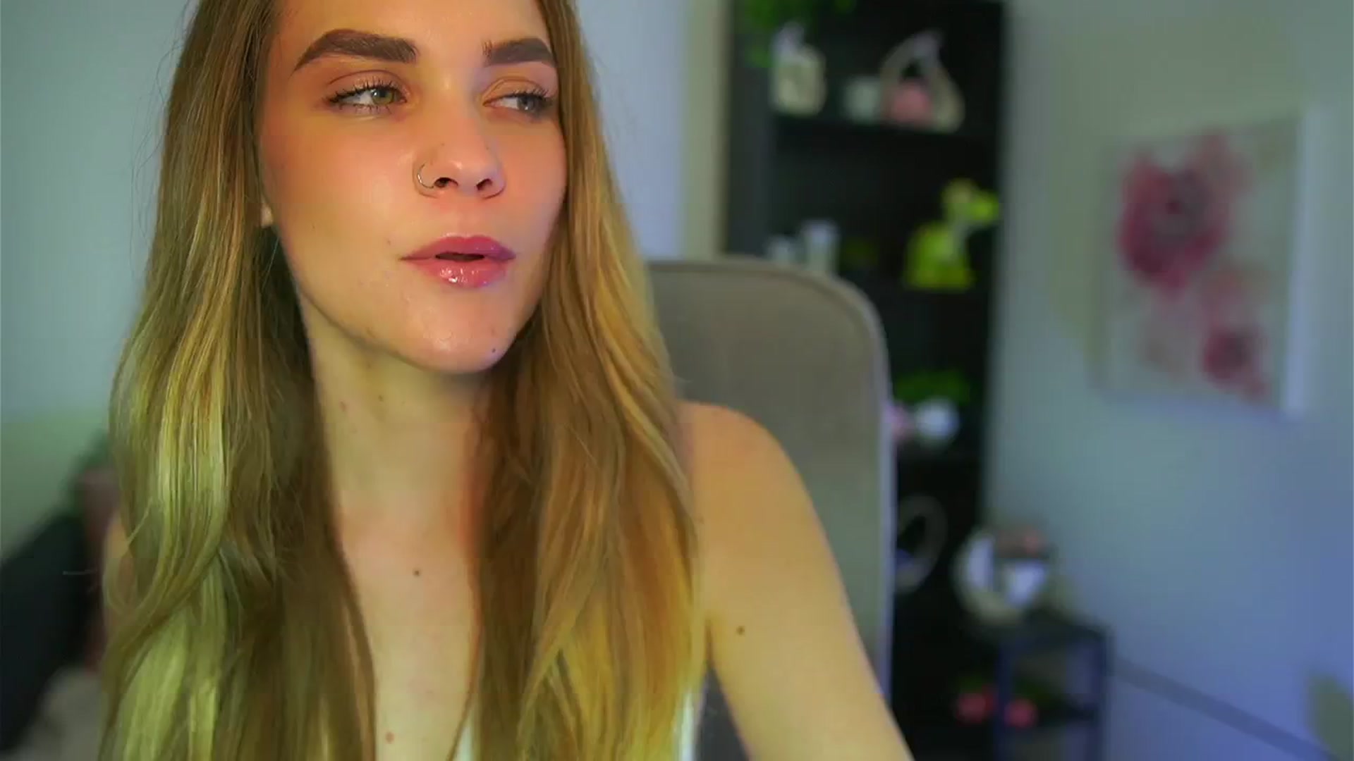 Gallery image thumbnail from Skyla_Novea_'s myfreecams stream on, 05/13/2024, 20:46 image 14 of 20