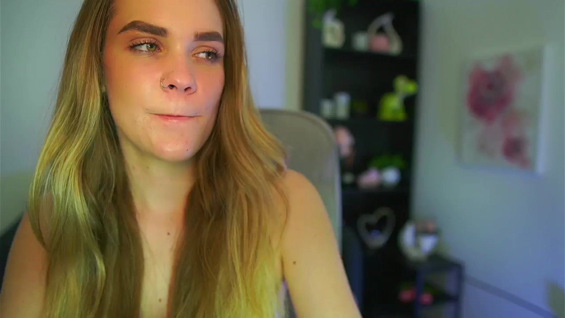 Gallery image thumbnail from Skyla_Novea_'s myfreecams stream on, 05/13/2024, 20:46 image 4 of 20