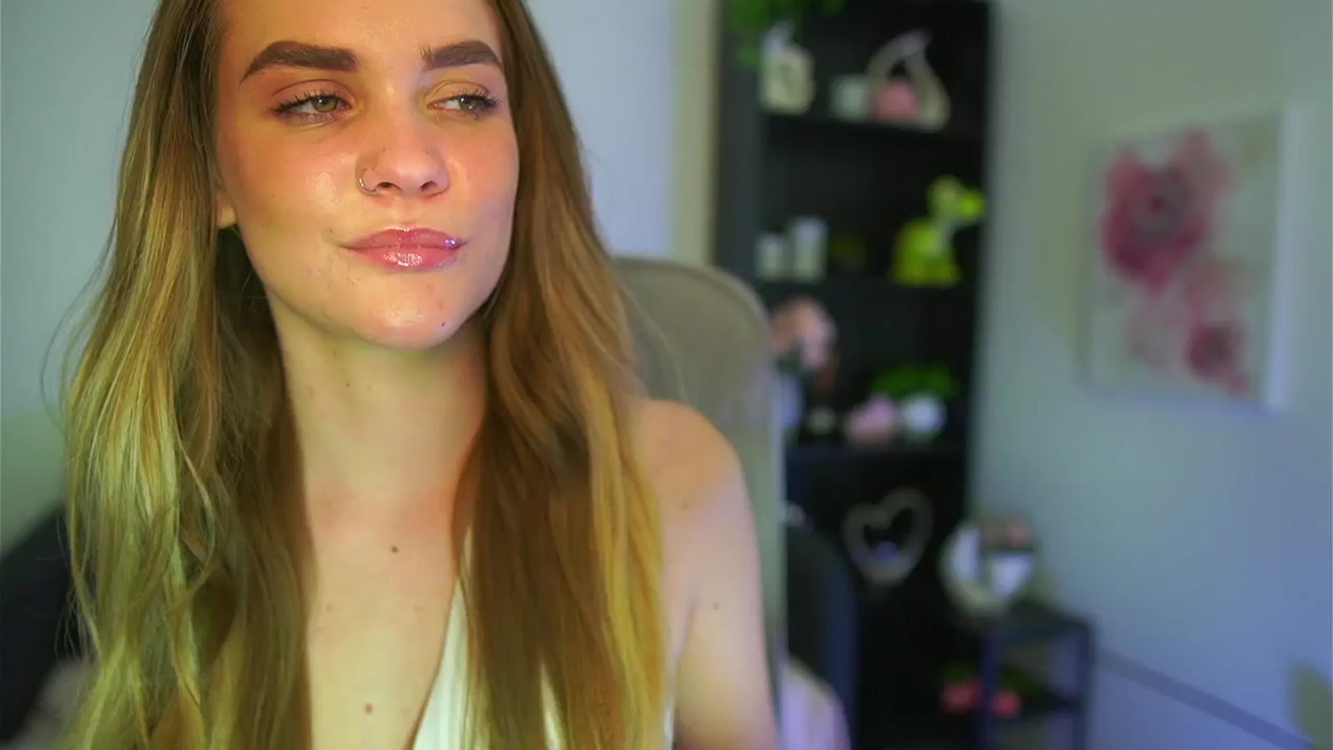 Gallery image thumbnail from Skyla_Novea_'s myfreecams stream on, 05/13/2024, 20:46 image 6 of 20