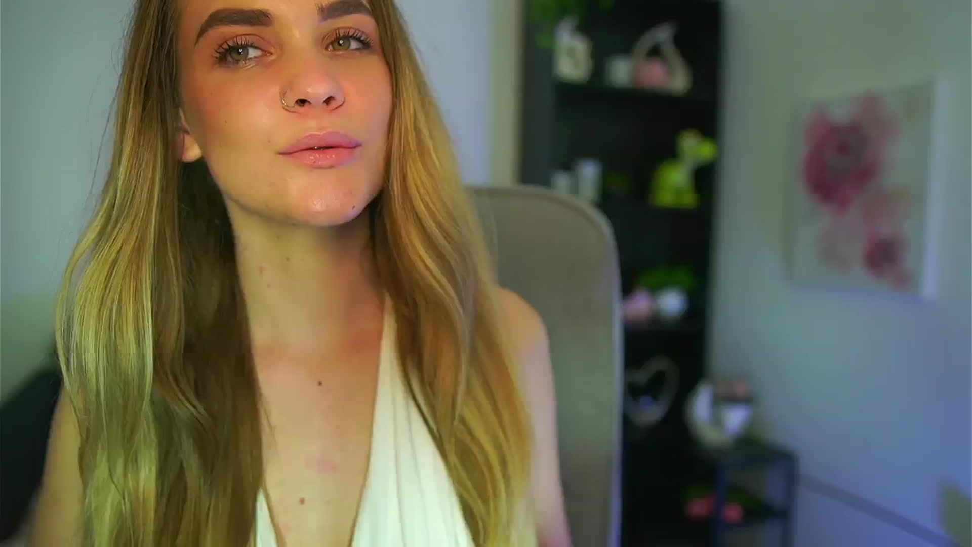 Gallery image thumbnail from Skyla_Novea_'s myfreecams stream on, 05/13/2024, 20:46 image 13 of 20