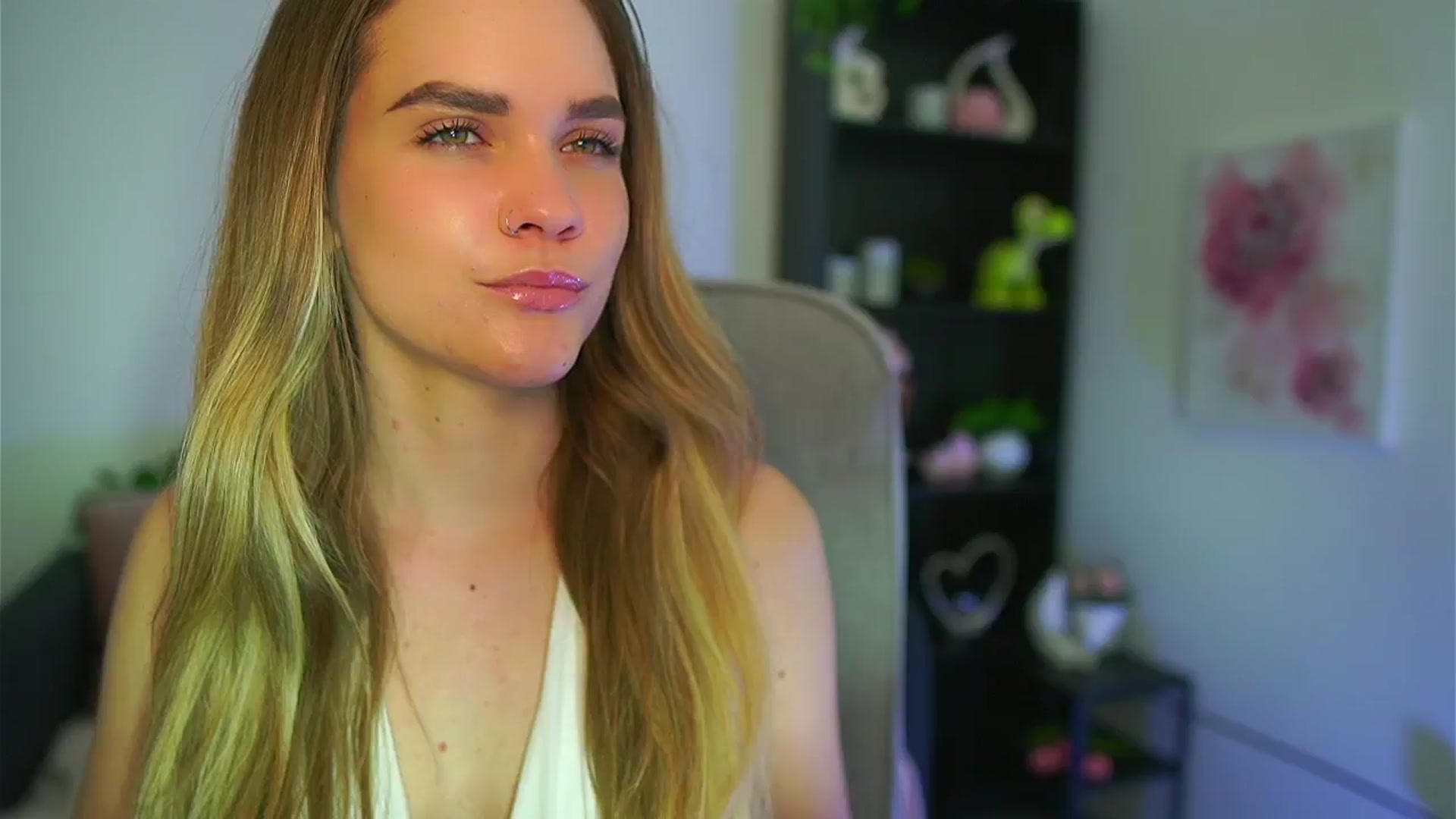 Gallery image thumbnail from Skyla_Novea_'s myfreecams stream on, 05/13/2024, 21:13 image 20 of 20