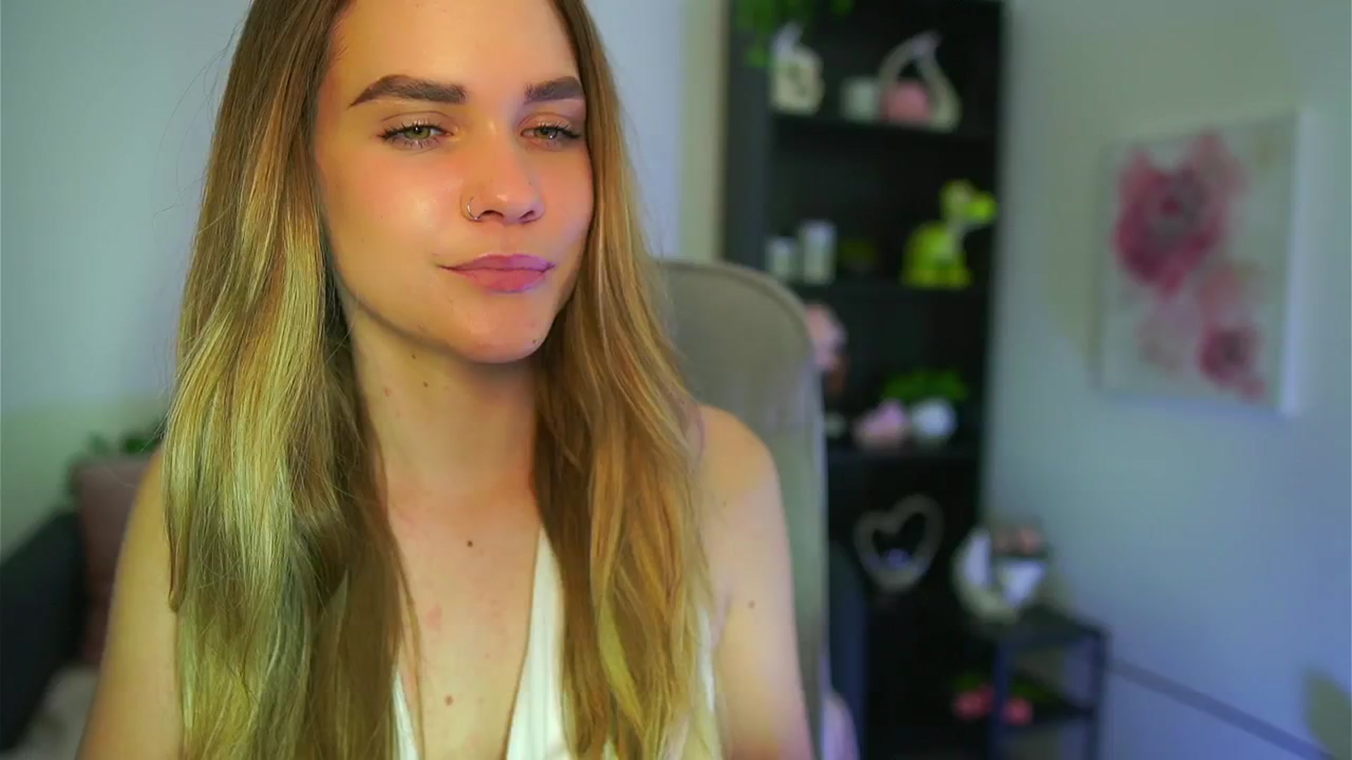 Gallery image thumbnail from Skyla_Novea_'s myfreecams stream on, 05/13/2024, 21:13 image 2 of 20