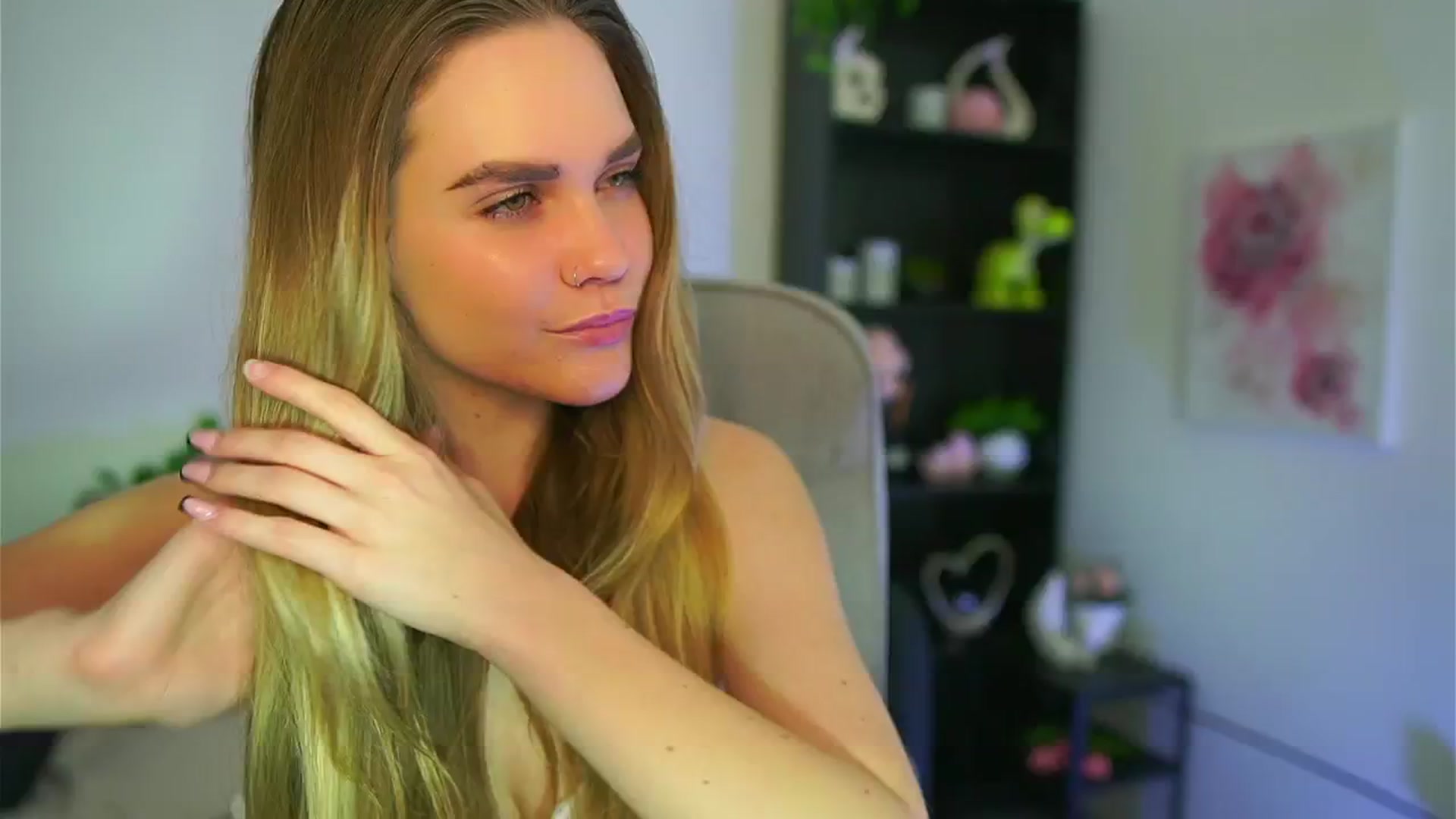 Gallery image thumbnail from Skyla_Novea_'s myfreecams stream on, 05/13/2024, 21:35 image 9 of 20