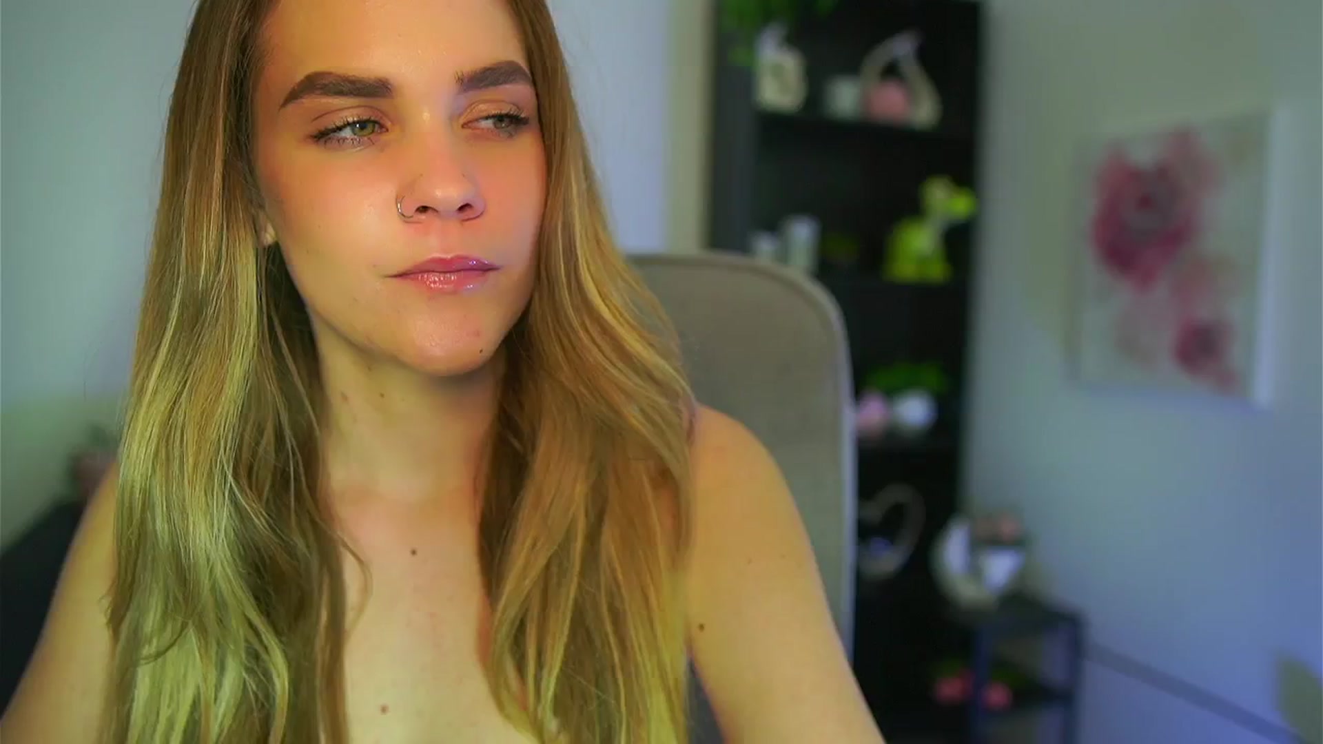 Gallery image thumbnail from Skyla_Novea_'s myfreecams stream on, 05/13/2024, 21:35 image 15 of 20