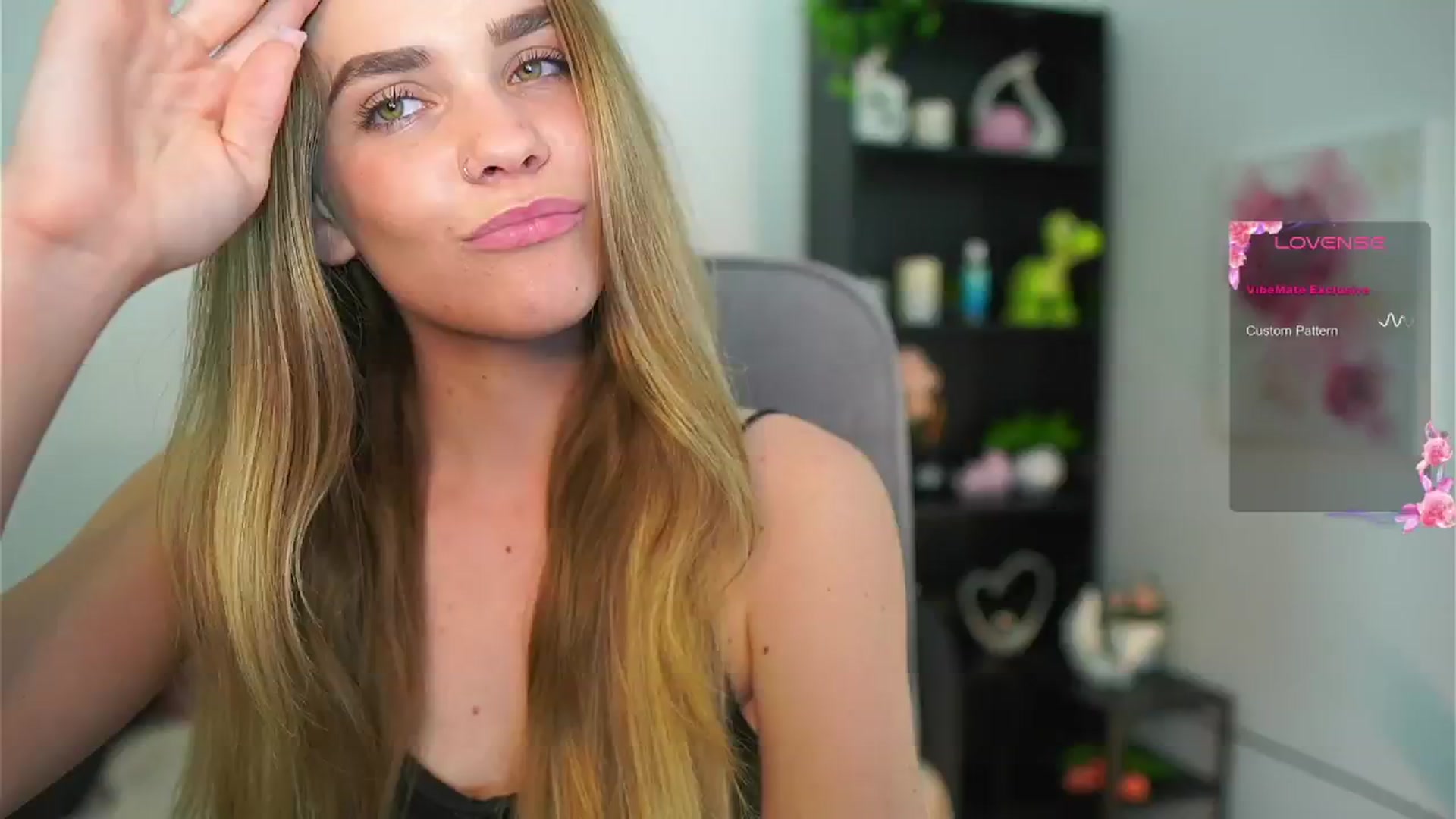 Gallery image thumbnail from Skyla_Novea_'s myfreecams stream on, 05/14/2024, 20:58 image 14 of 20