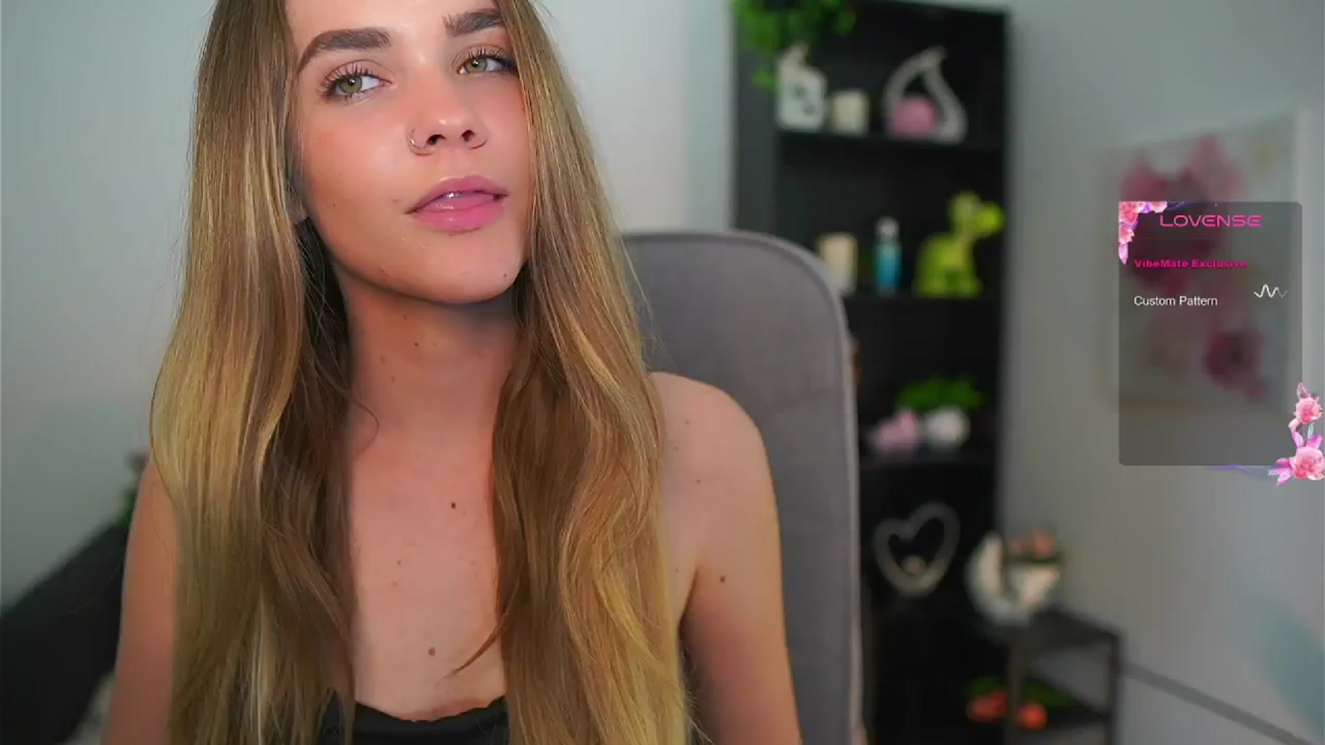 Gallery image thumbnail from Skyla_Novea_'s myfreecams stream on, 05/14/2024, 20:58 image 15 of 20