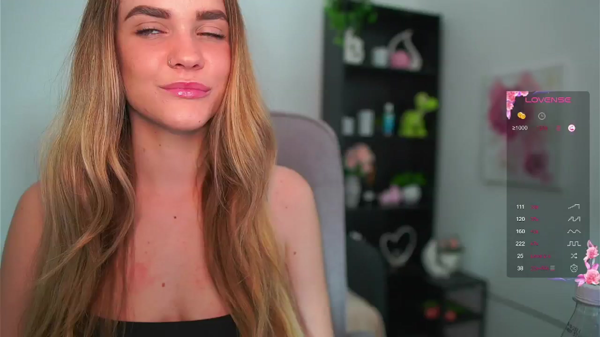 Gallery image thumbnail from Skyla_Novea_'s myfreecams stream on, 05/16/2024, 10:49 image 17 of 20