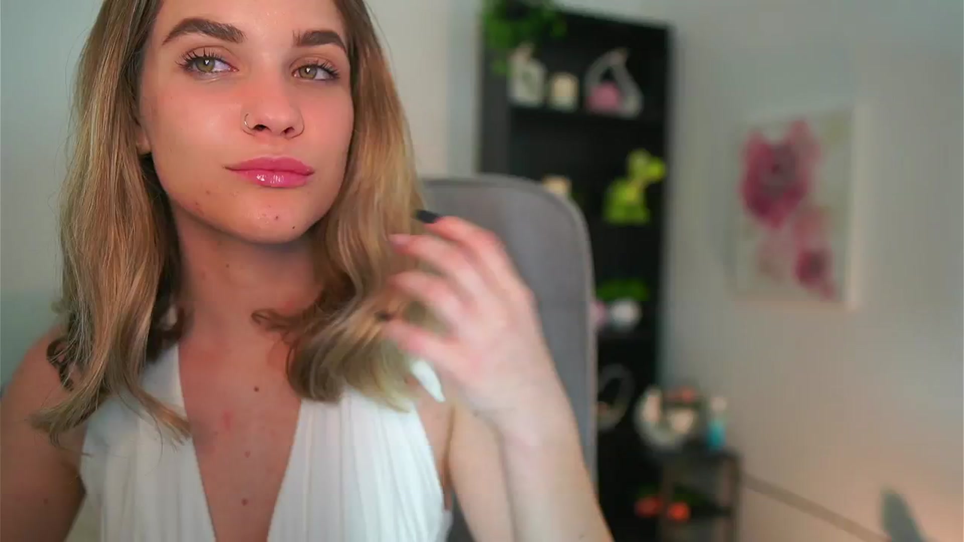 Gallery image thumbnail from Skyla_Novea_'s myfreecams stream on, 05/19/2024, 21:56 image 1 of 20