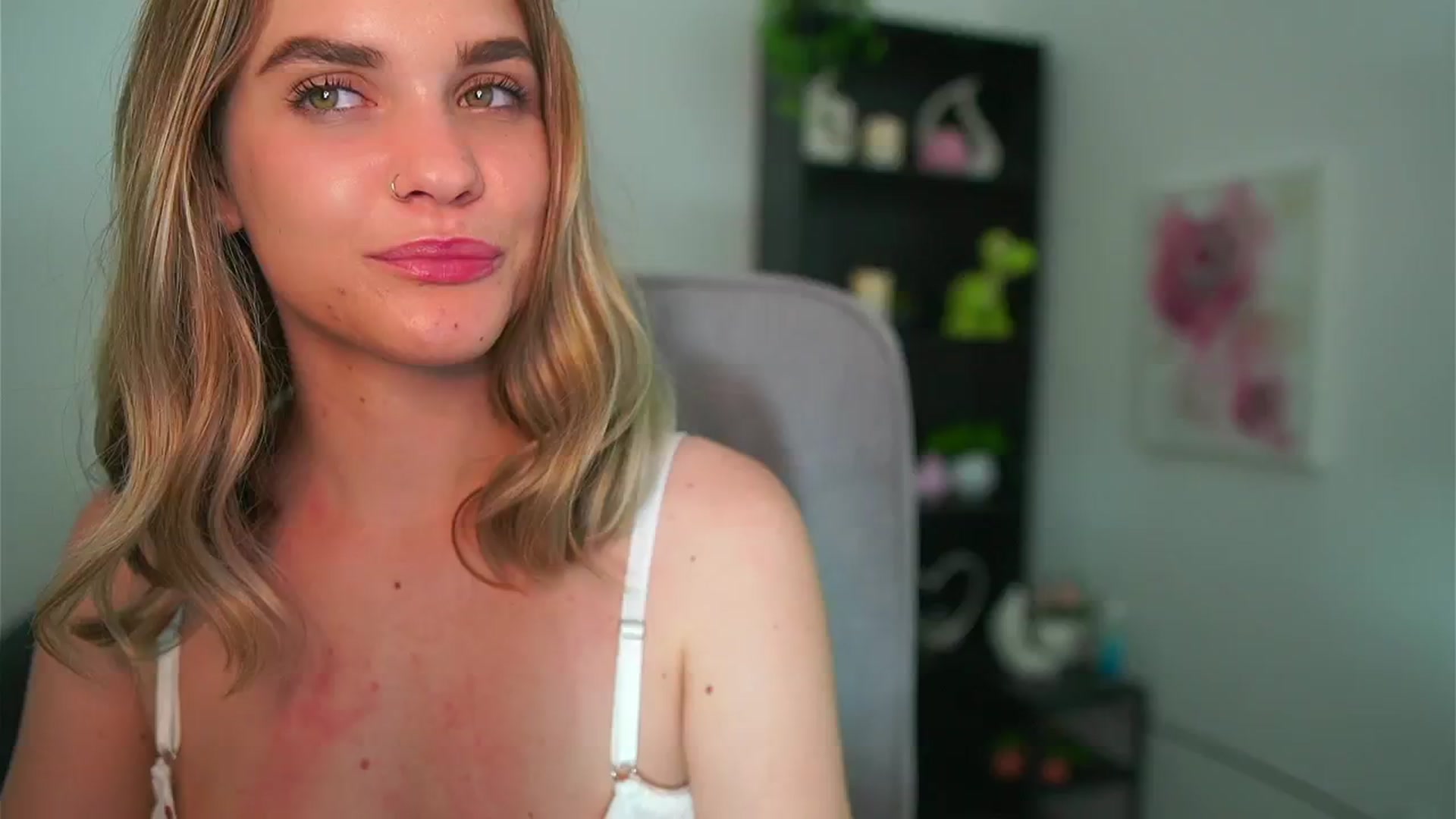 Gallery image thumbnail from Skyla_Novea_'s myfreecams stream on, 05/19/2024, 21:56 image 20 of 20