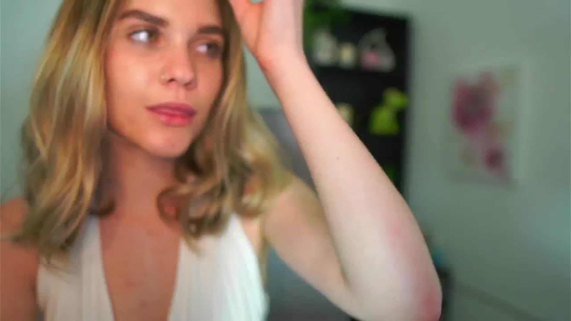Gallery image thumbnail from Skyla_Novea_'s myfreecams stream on, 05/19/2024, 21:56 image 17 of 20