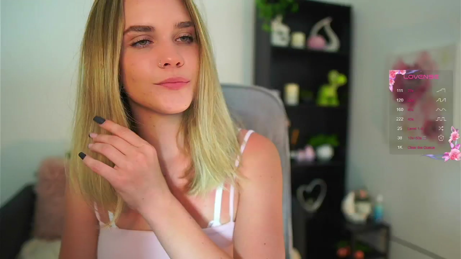 Gallery image thumbnail from Skyla_Novea_'s myfreecams stream on, 05/25/2024, 18:38 image 15 of 20