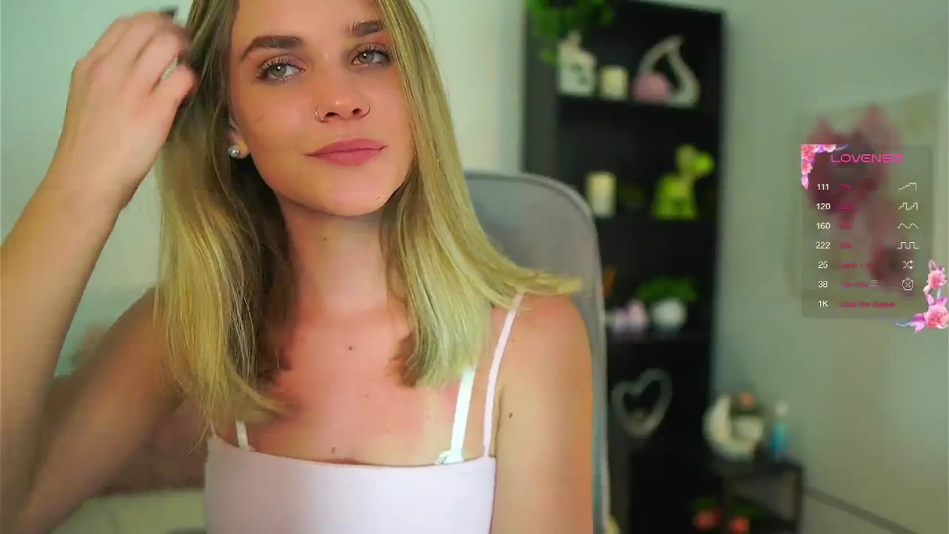 Gallery image thumbnail from Skyla_Novea_'s myfreecams stream on, 05/25/2024, 18:38 image 16 of 20