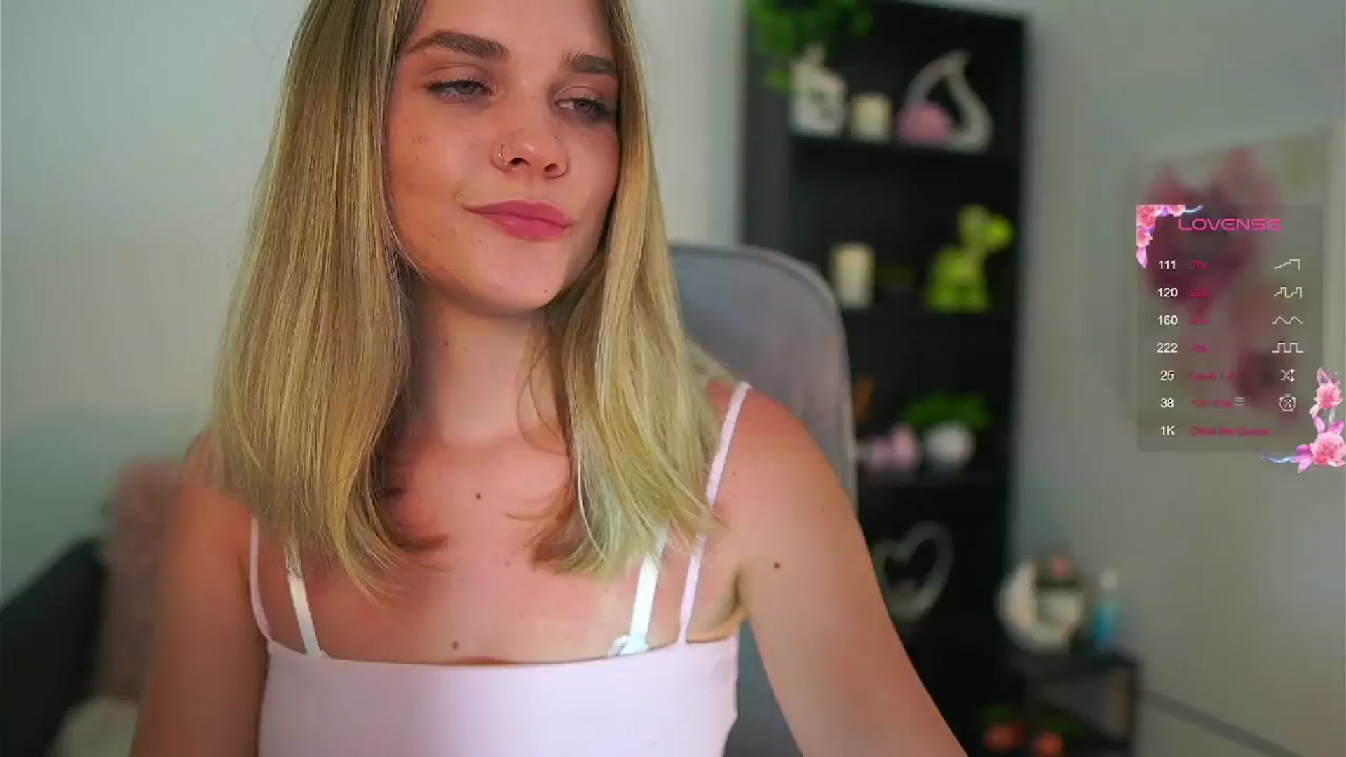 Gallery image thumbnail from Skyla_Novea_'s myfreecams stream on, 05/25/2024, 18:38 image 18 of 20