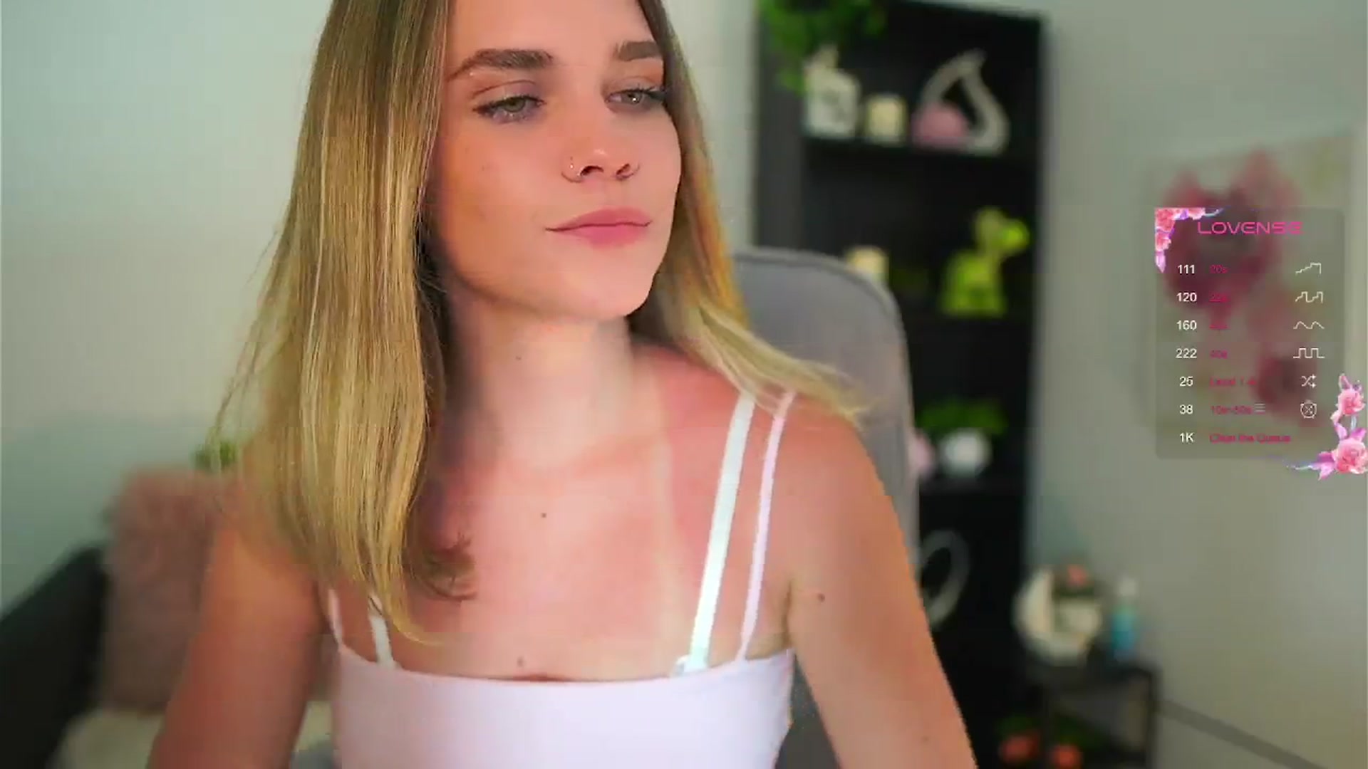 Gallery image thumbnail from Skyla_Novea_'s myfreecams stream on, 05/25/2024, 18:38 image 8 of 20