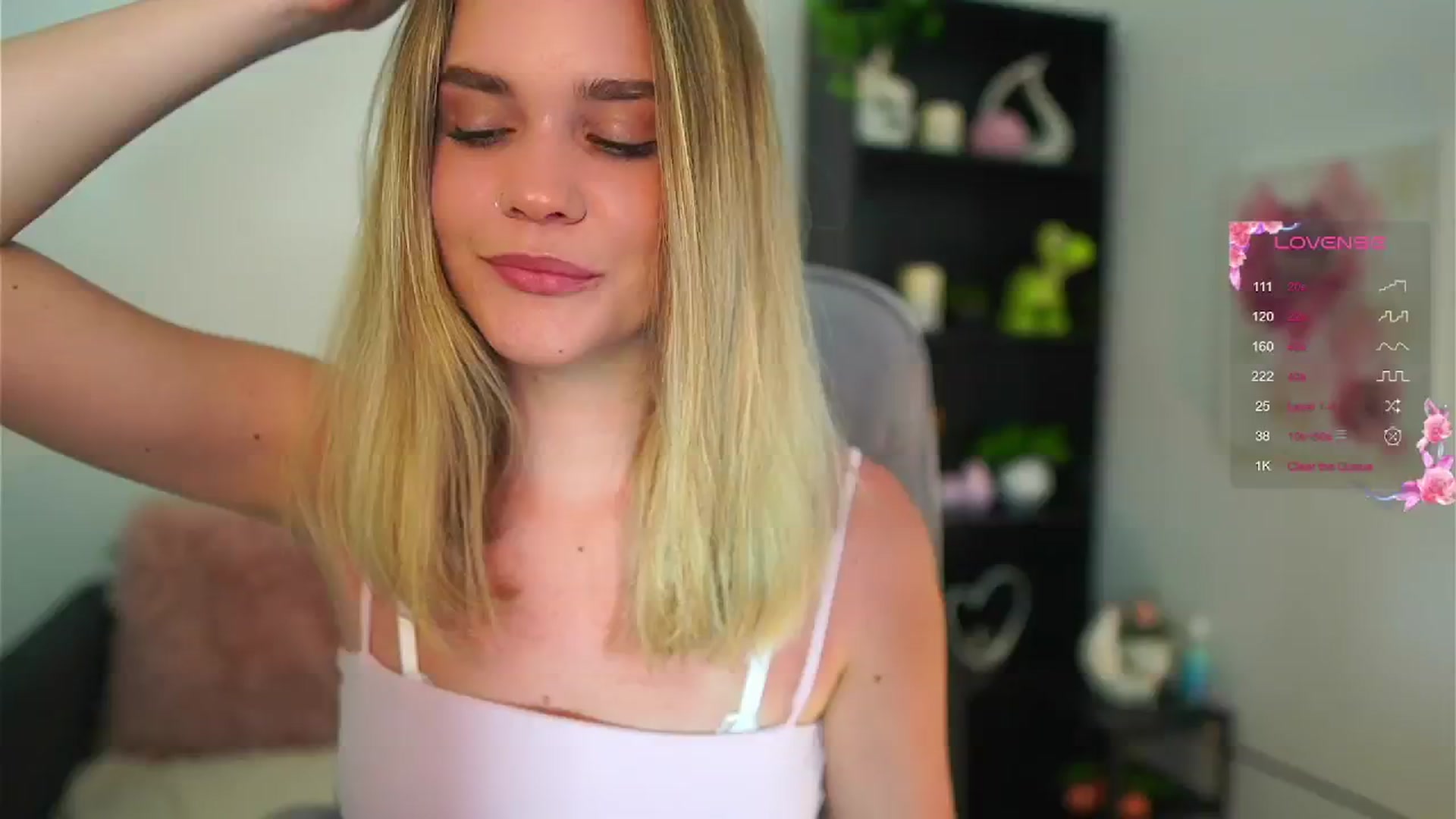 Gallery image thumbnail from Skyla_Novea_'s myfreecams stream on, 05/25/2024, 18:38 image 14 of 20