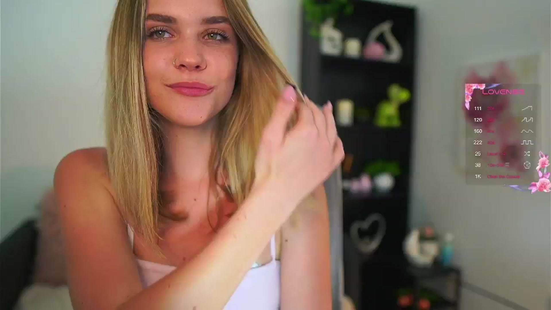 Gallery image thumbnail from Skyla_Novea_'s myfreecams stream on, 05/25/2024, 20:06 image 1 of 20