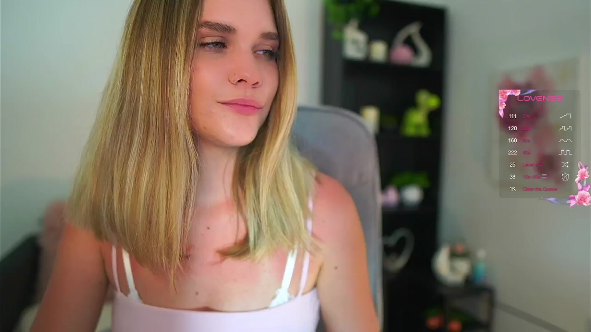 Gallery image thumbnail from Skyla_Novea_'s myfreecams stream on, 05/25/2024, 20:06 image 8 of 20