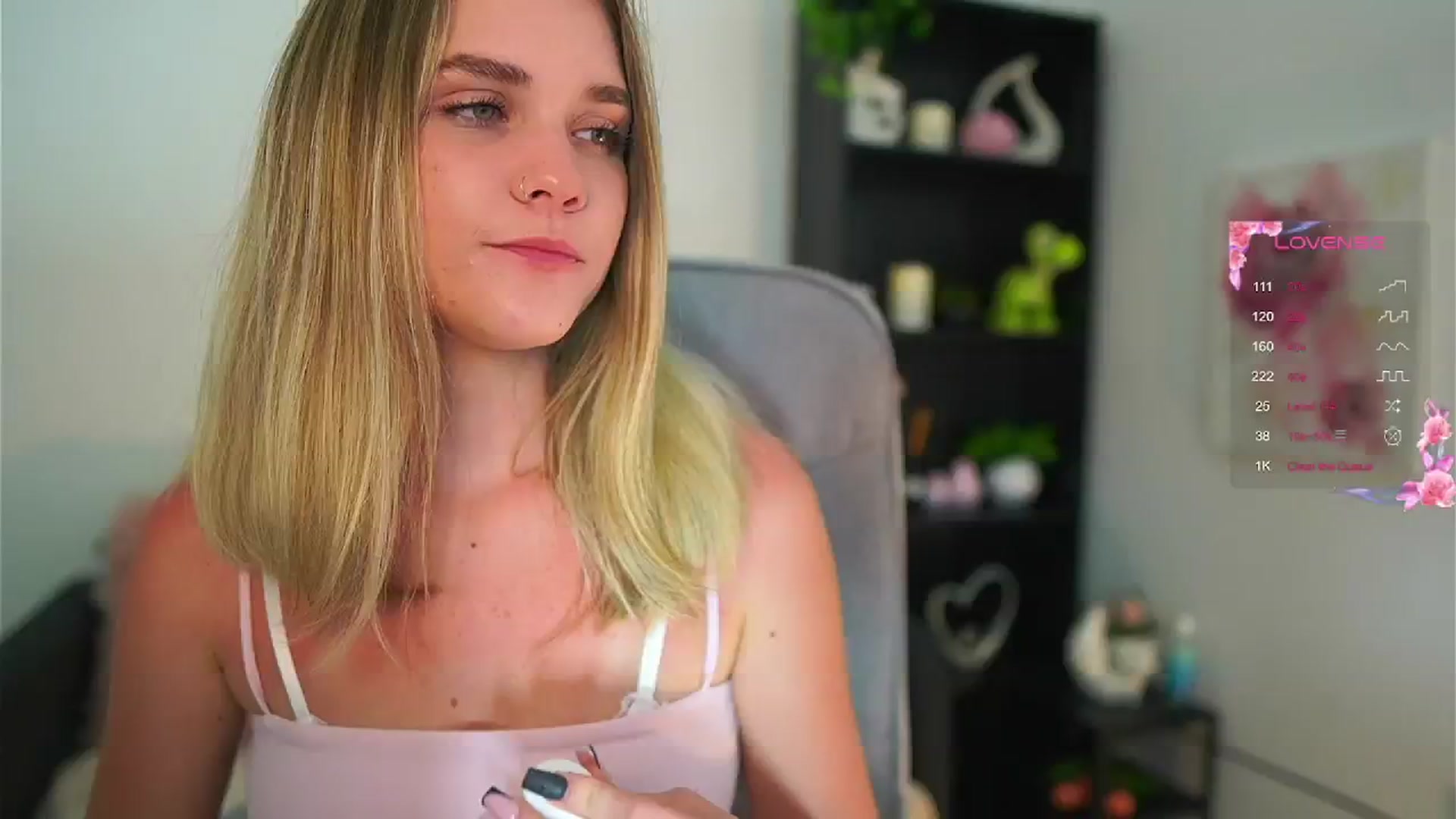 Gallery image thumbnail from Skyla_Novea_'s myfreecams stream on, 05/25/2024, 20:06 image 3 of 20
