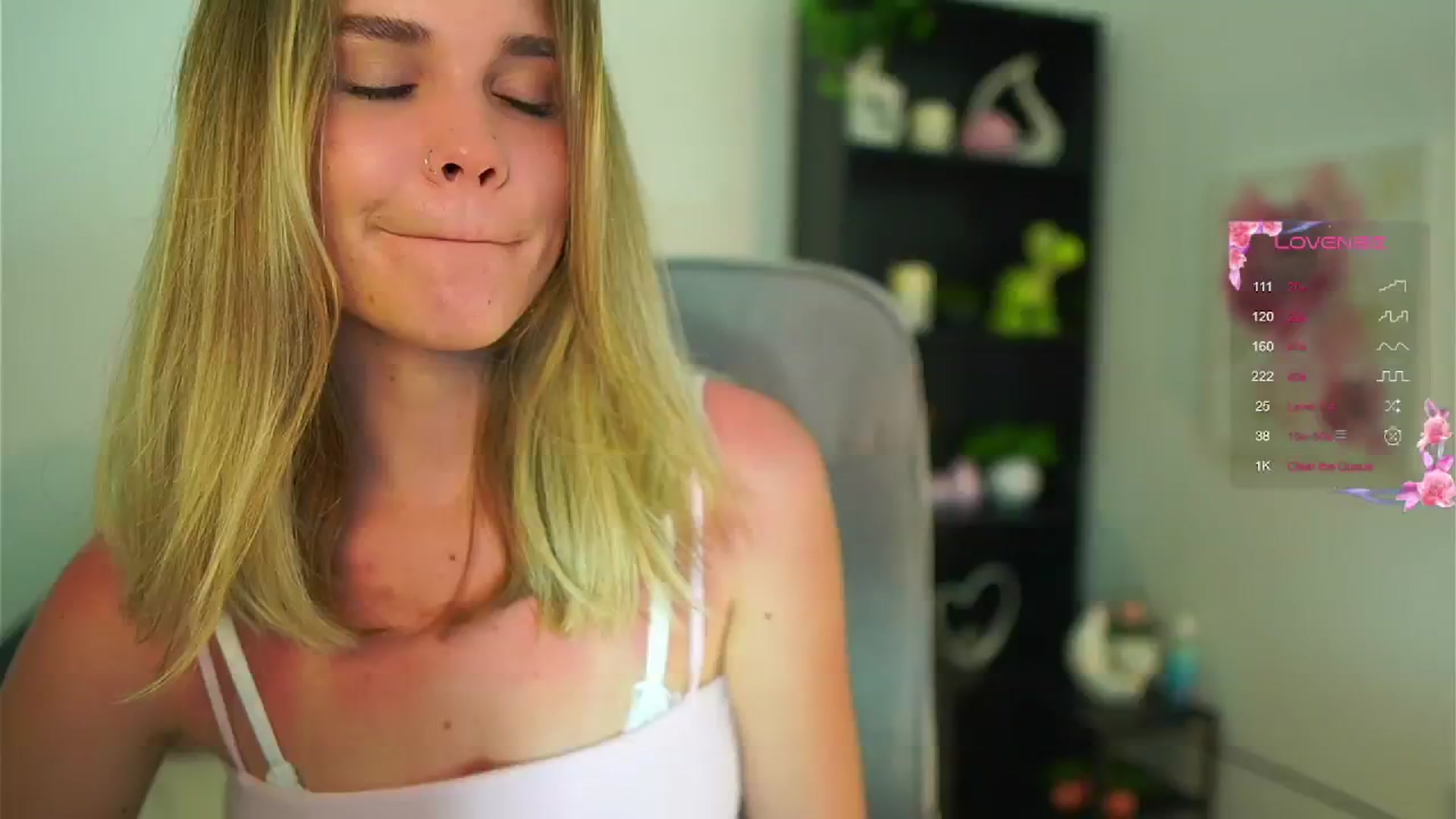 Gallery image thumbnail from Skyla_Novea_'s myfreecams stream on, 05/25/2024, 20:06 image 11 of 20